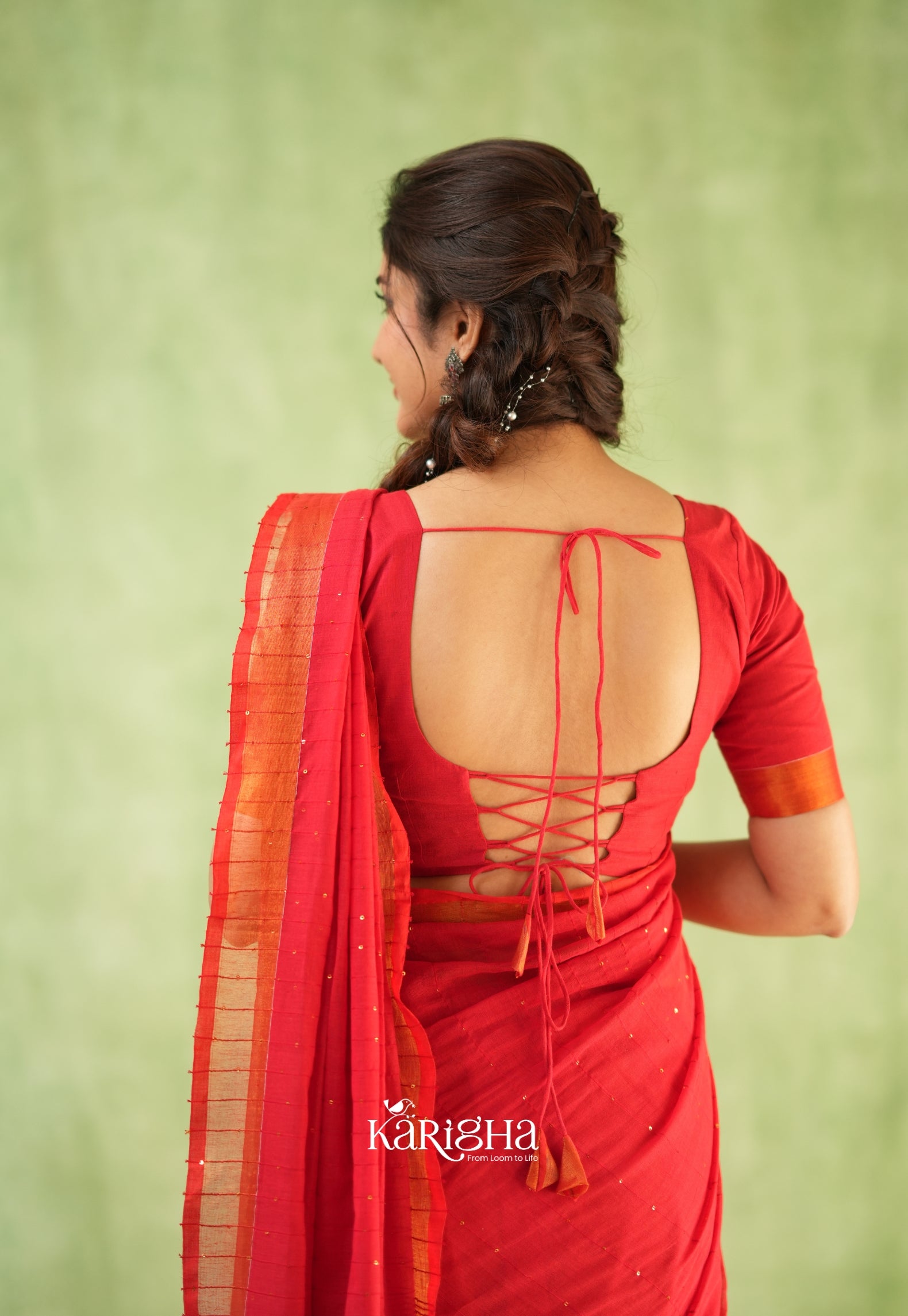 Sitaara Mul Handwoven Sequin Saree – Soft & Elegance