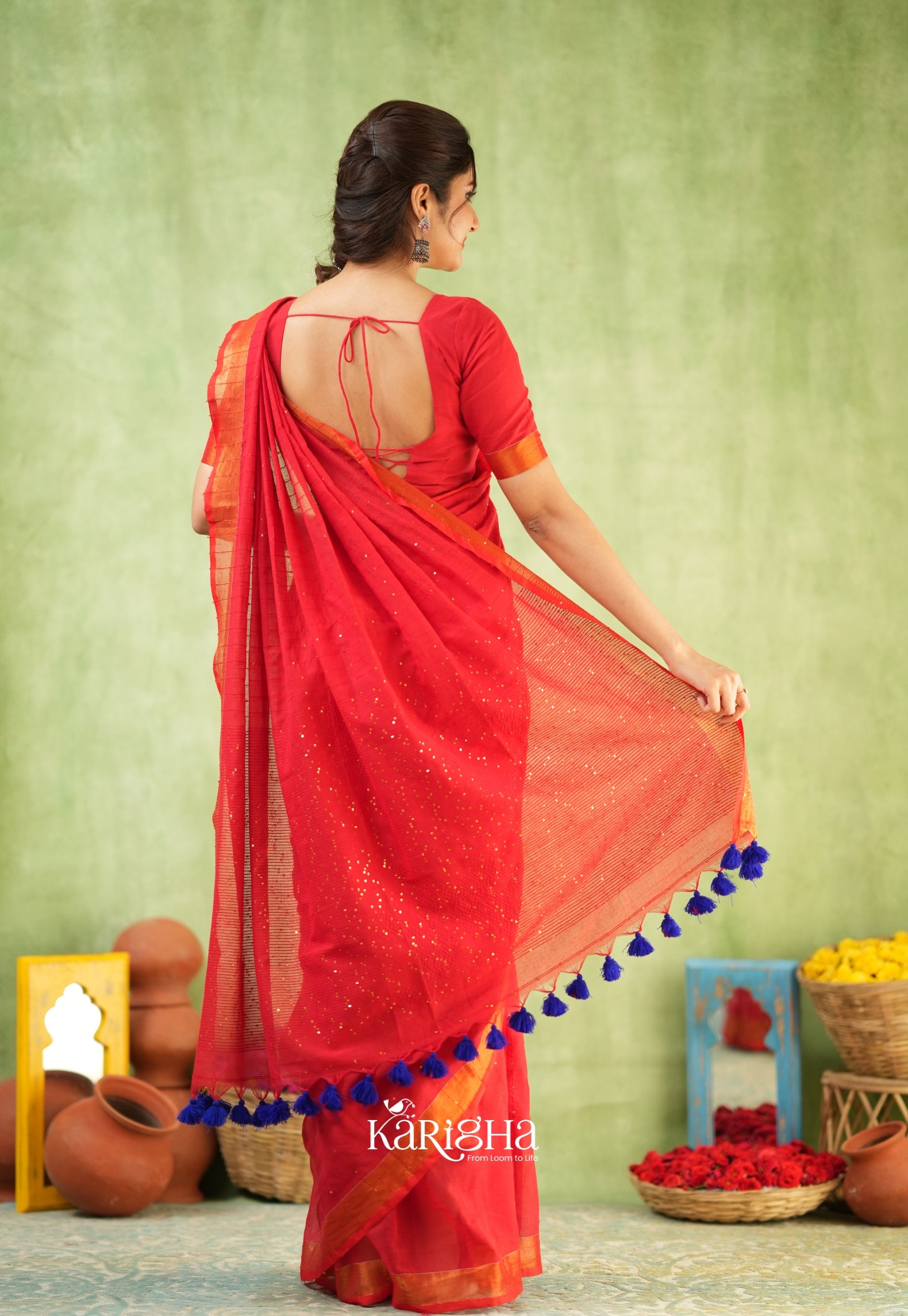 Sitaara Mul Handwoven Sequin Saree – Soft & Elegance