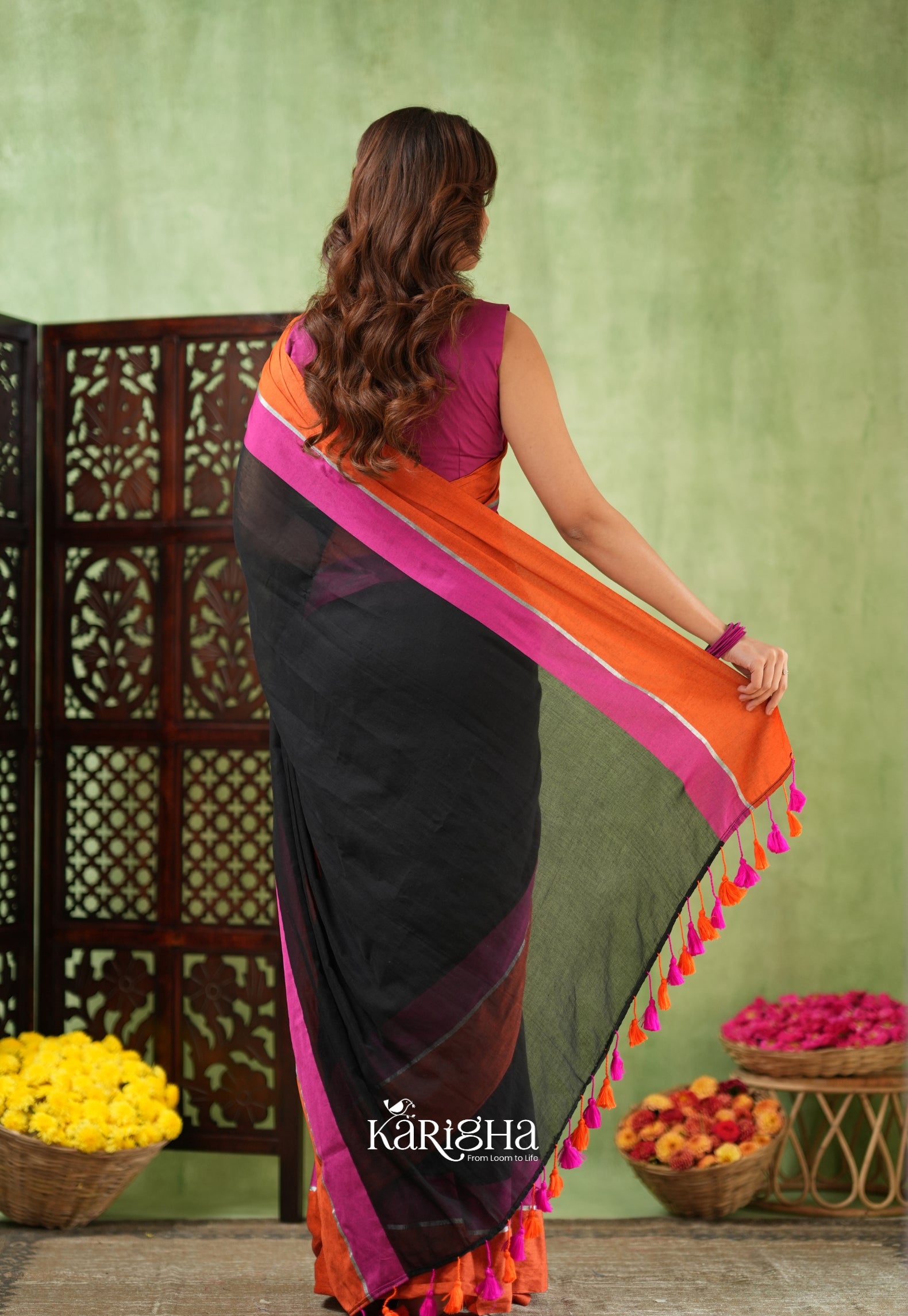 Midnight Ember – Black Mul Cotton Saree with Sunset Tassels