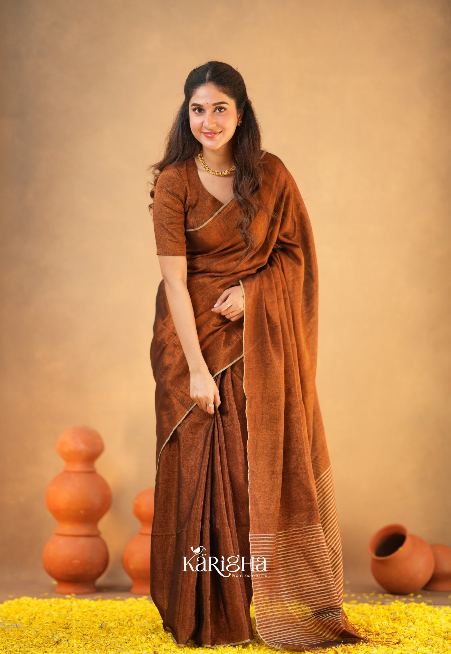 Linen Radiance – Featherlight Saree with Subtle Shine