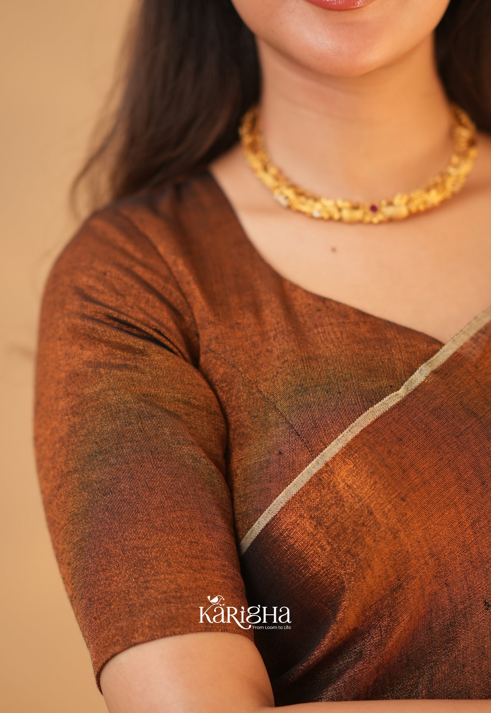 Linen Radiance – Featherlight Saree with Subtle Shine