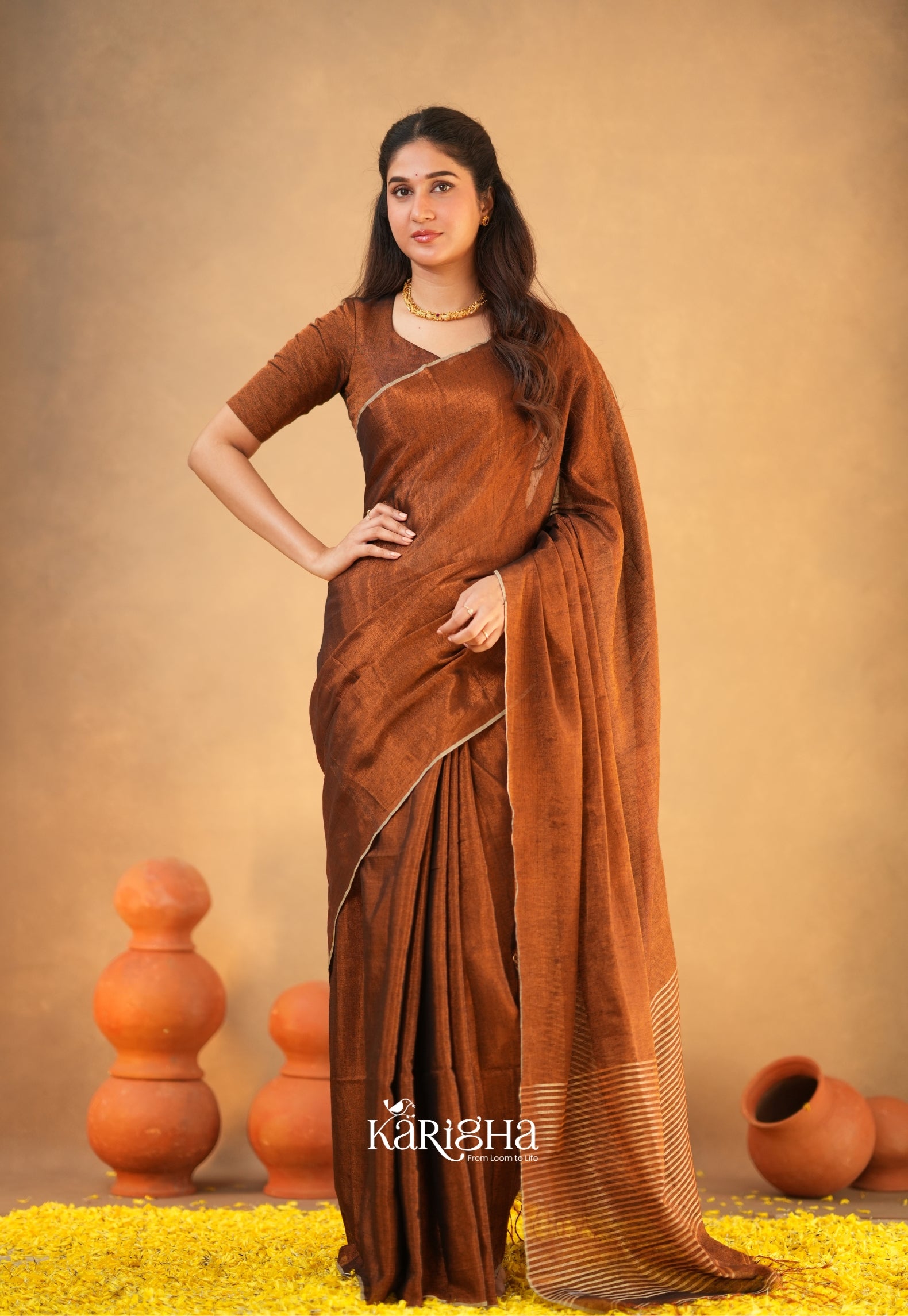 Linen Radiance – Featherlight Saree with Subtle Shine