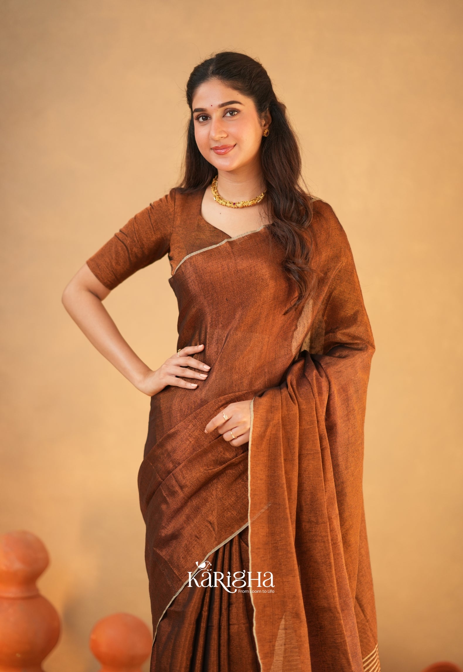 Linen Radiance – Featherlight Saree with Subtle Shine