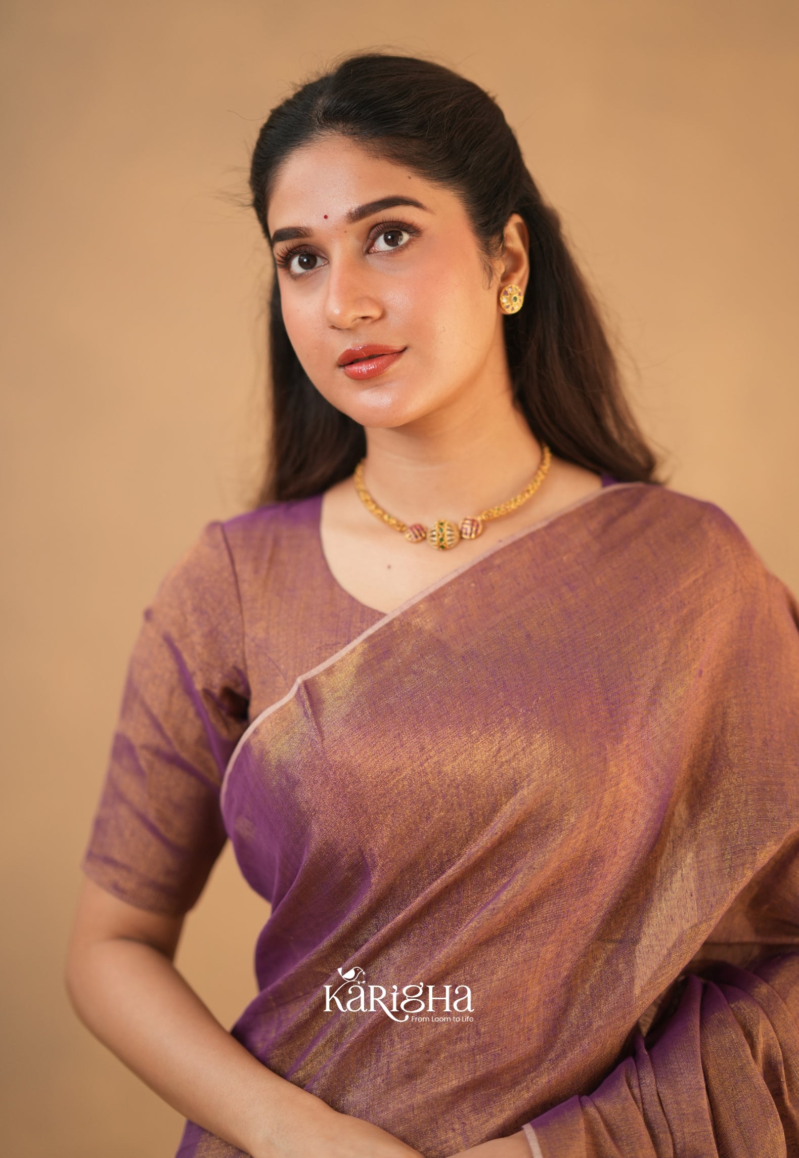 Linen Radiance – Featherlight Saree with Subtle Shine