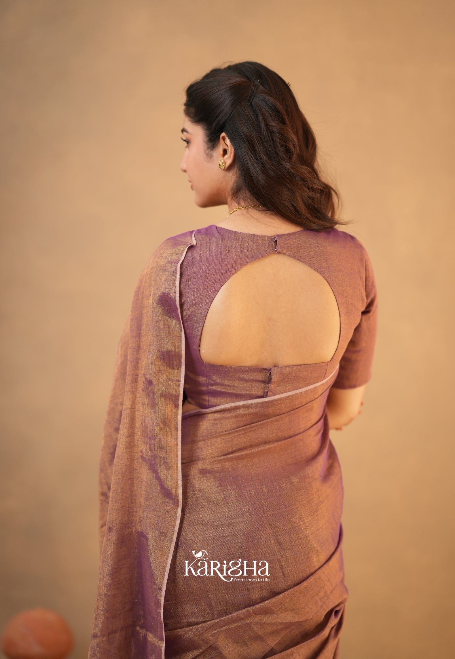 Linen Radiance – Featherlight Saree with Subtle Shine