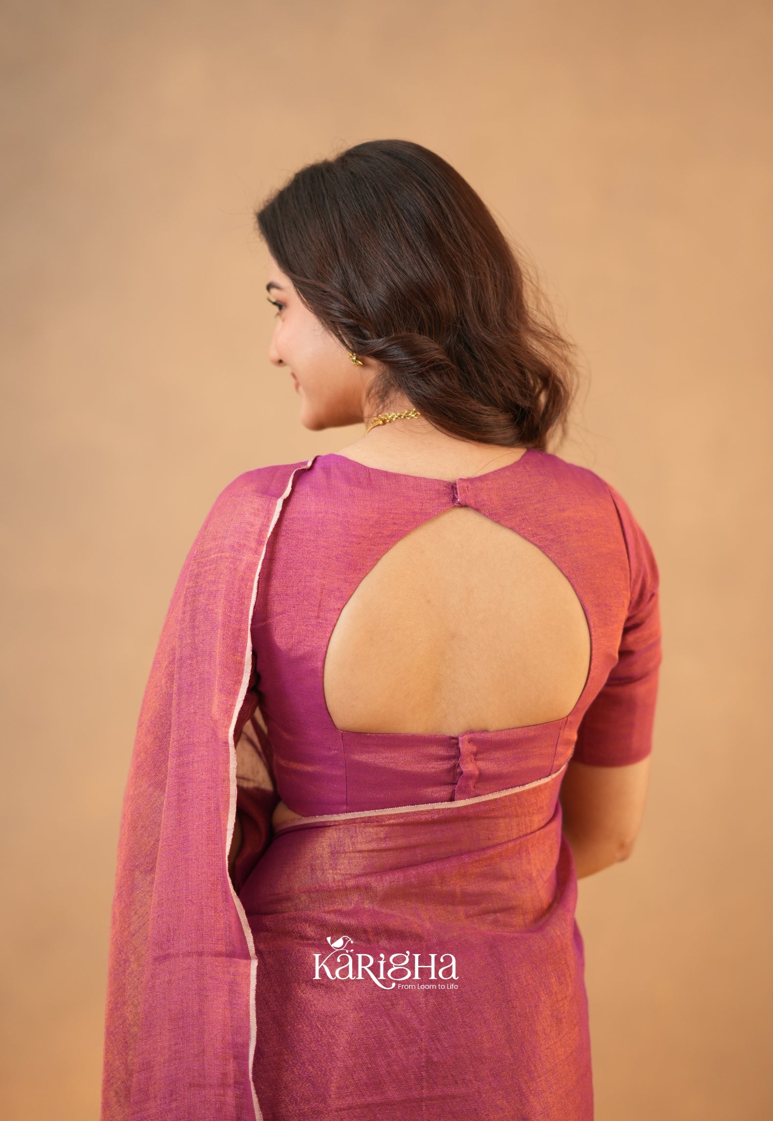 Linen Radiance – Featherlight Saree with Subtle Shine