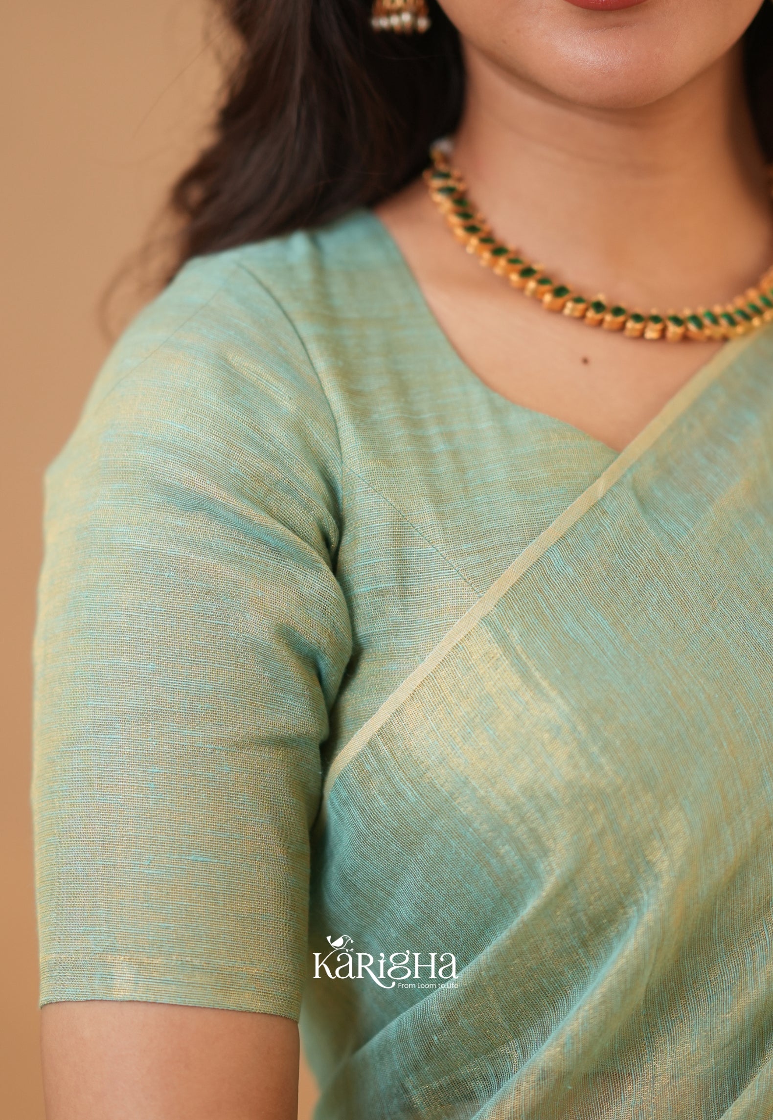 Linen Radiance – Featherlight Saree with Subtle Shine
