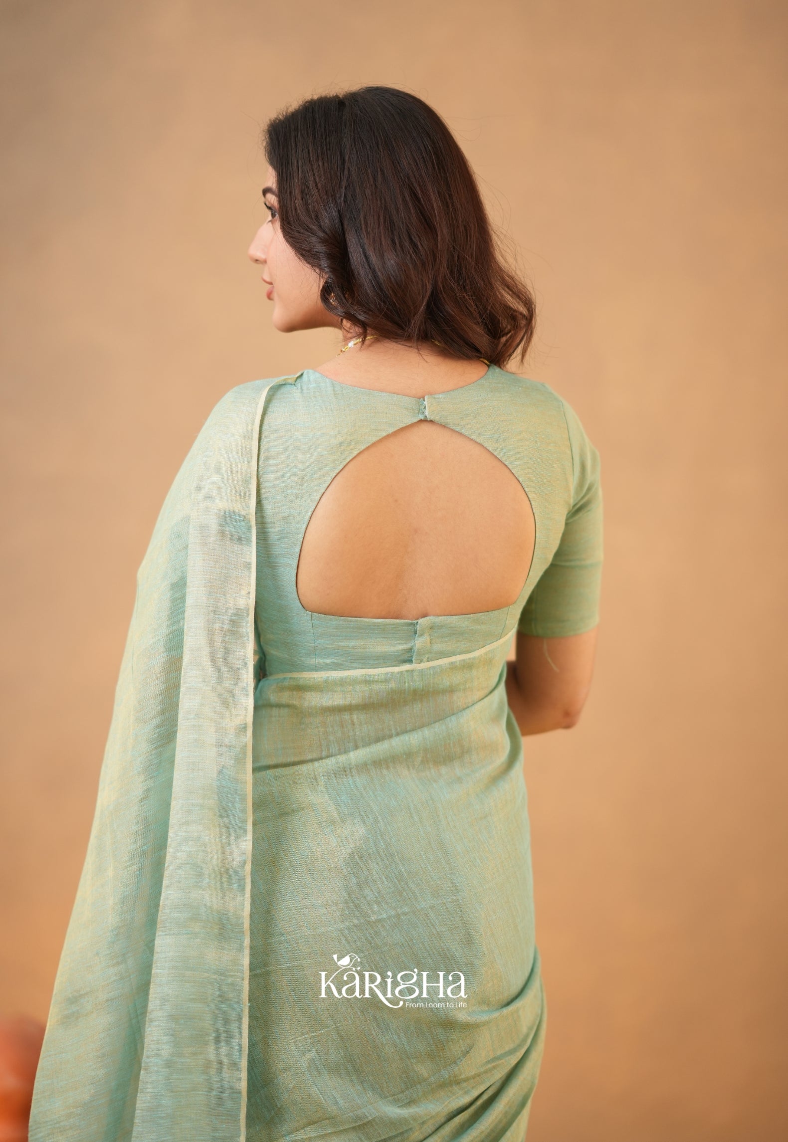 Linen Radiance – Featherlight Saree with Subtle Shine