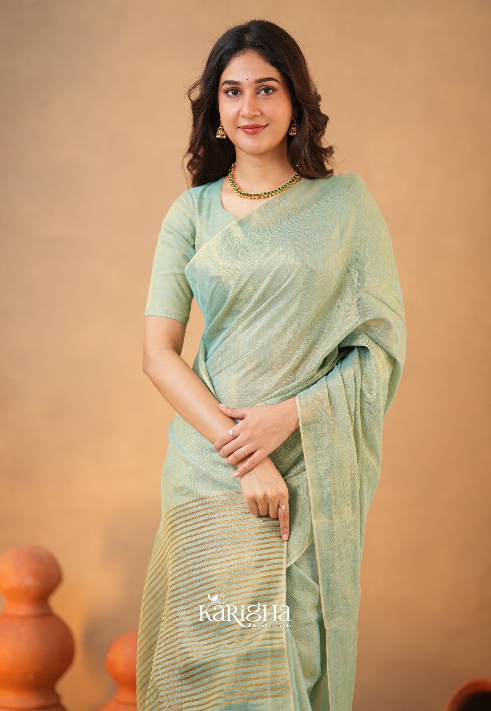 Linen Radiance – Featherlight Saree with Subtle Shine