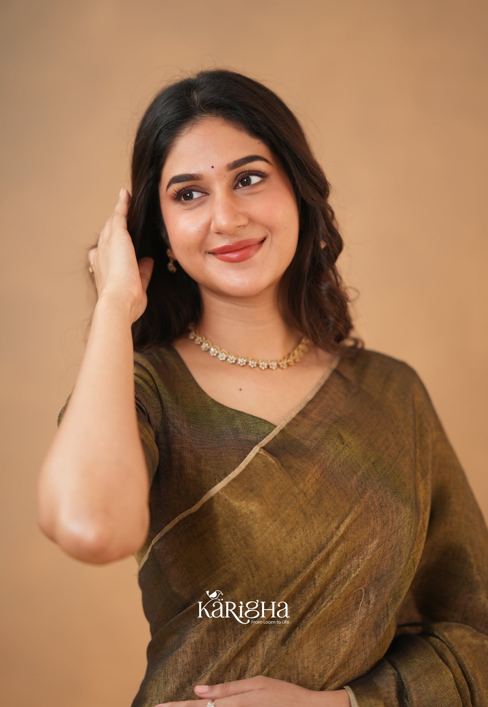 Linen Radiance – Featherlight Saree with Subtle Shine