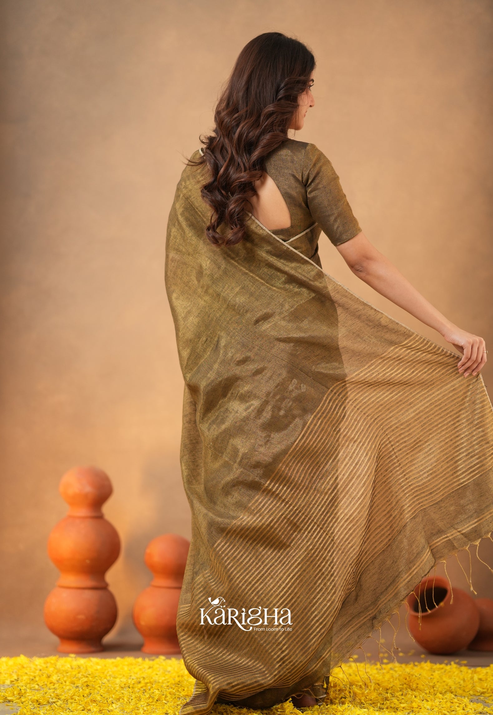 Linen Radiance – Featherlight Saree with Subtle Shine