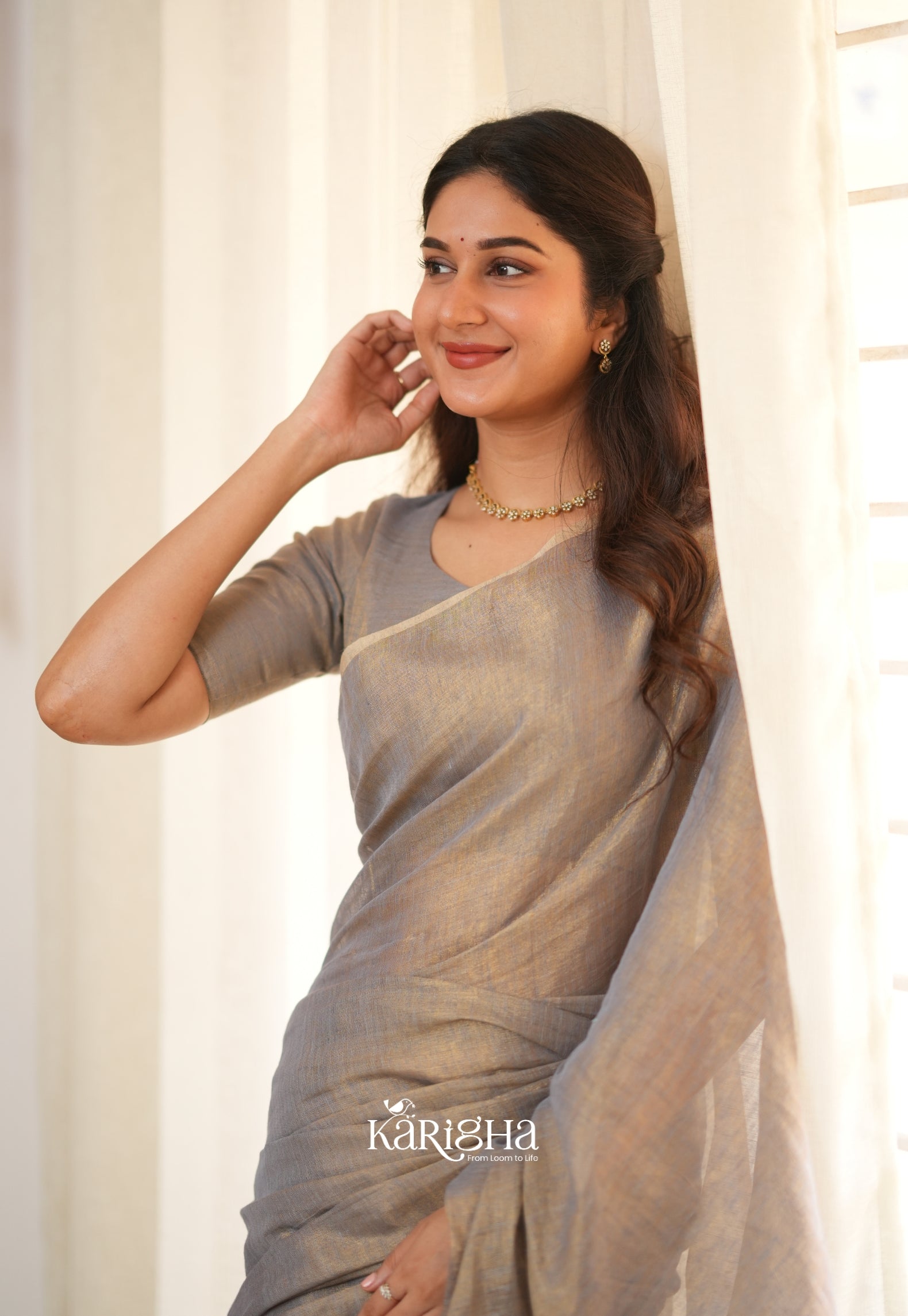 Linen Radiance – Featherlight Saree with Subtle Shine