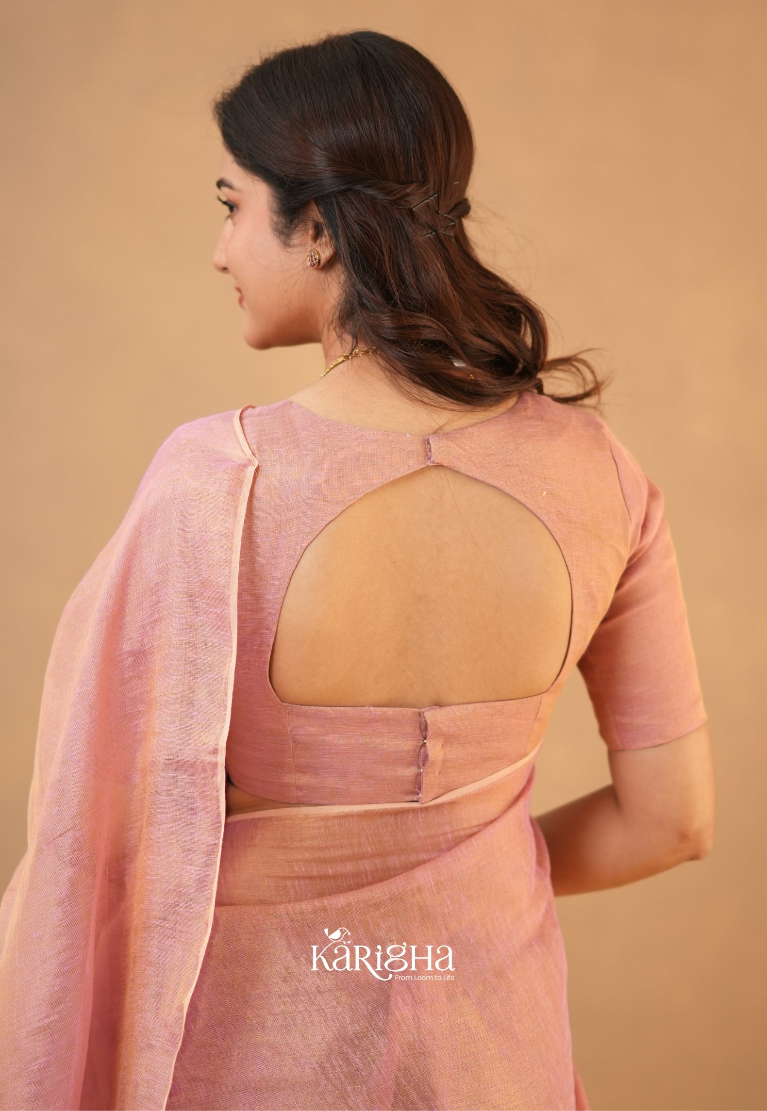 Linen Radiance – Featherlight Saree with Subtle Shine
