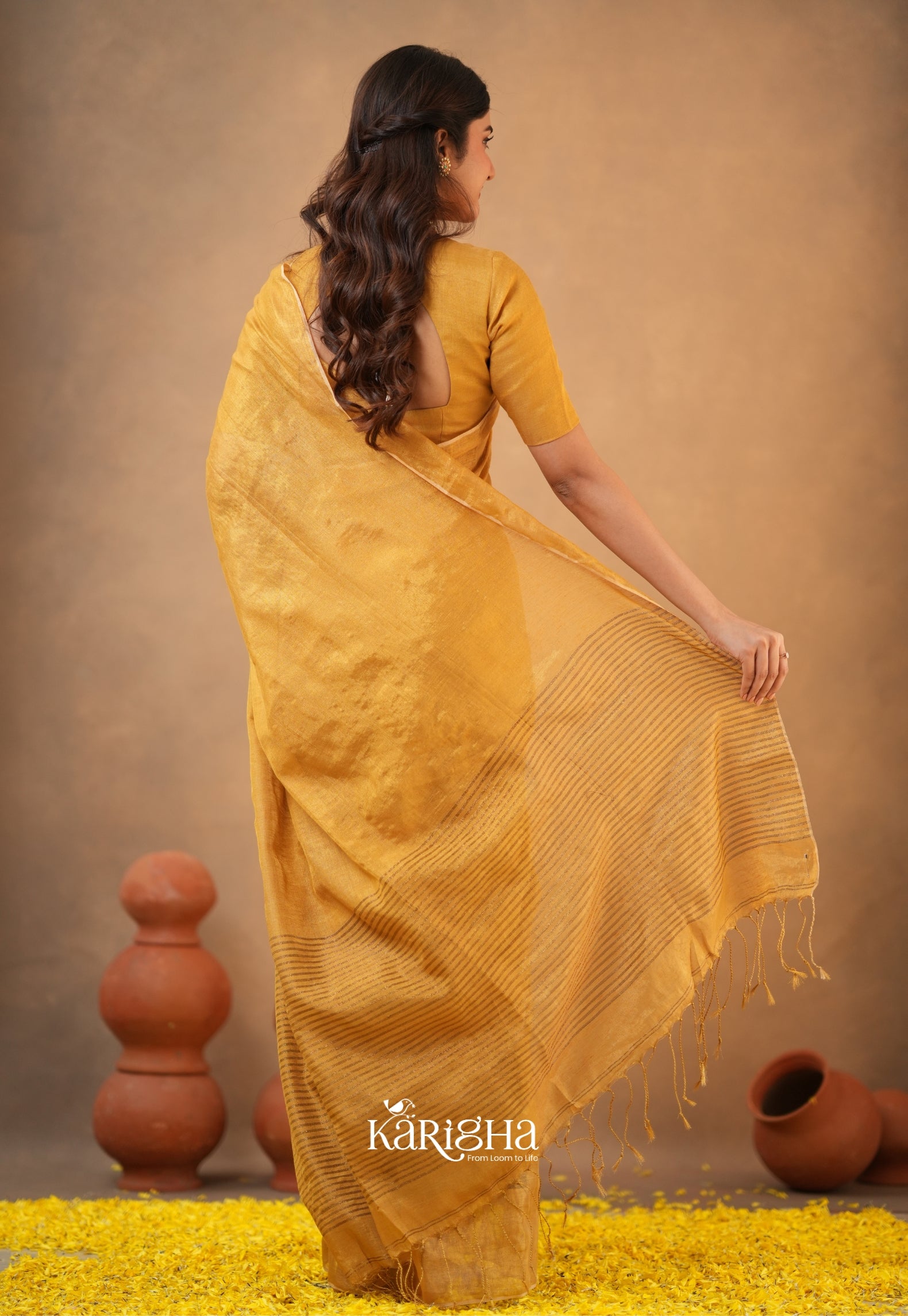 Linen Radiance – Featherlight Saree with Subtle Shine