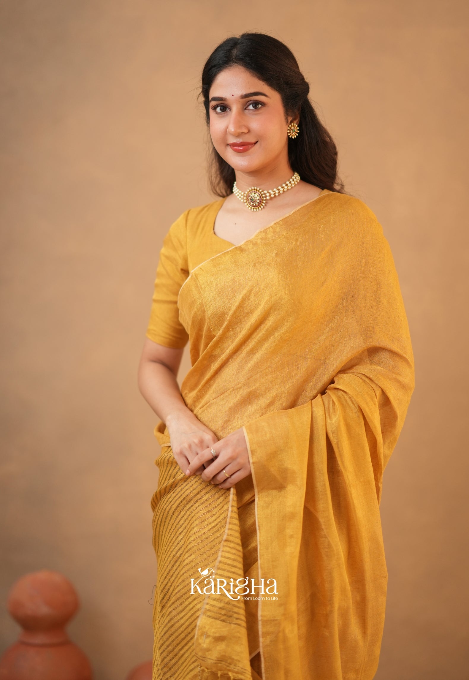 Linen Radiance – Featherlight Saree with Subtle Shine