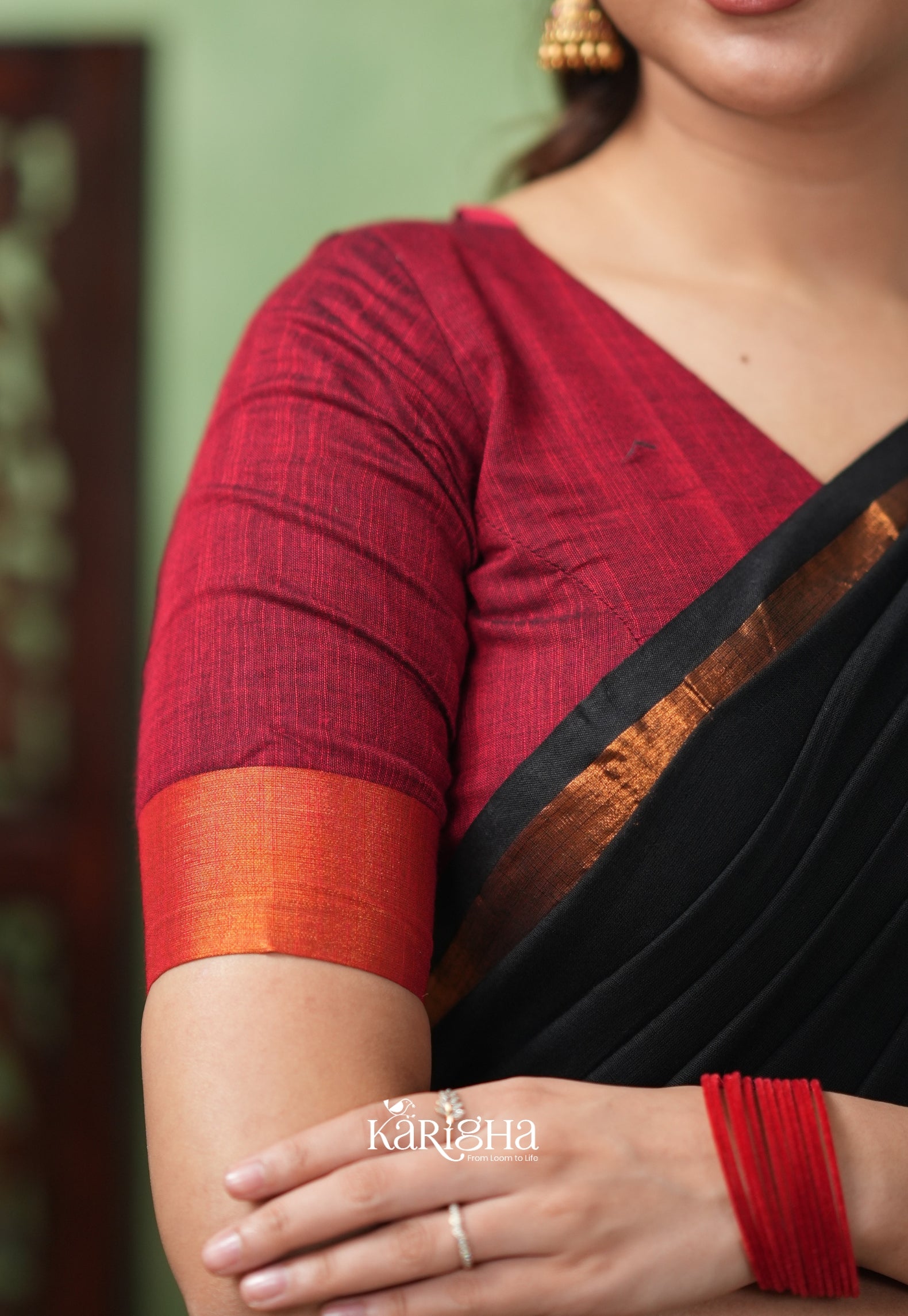 Imperial Threads – Classic Cotton Saree with Gleaming Zari Edge