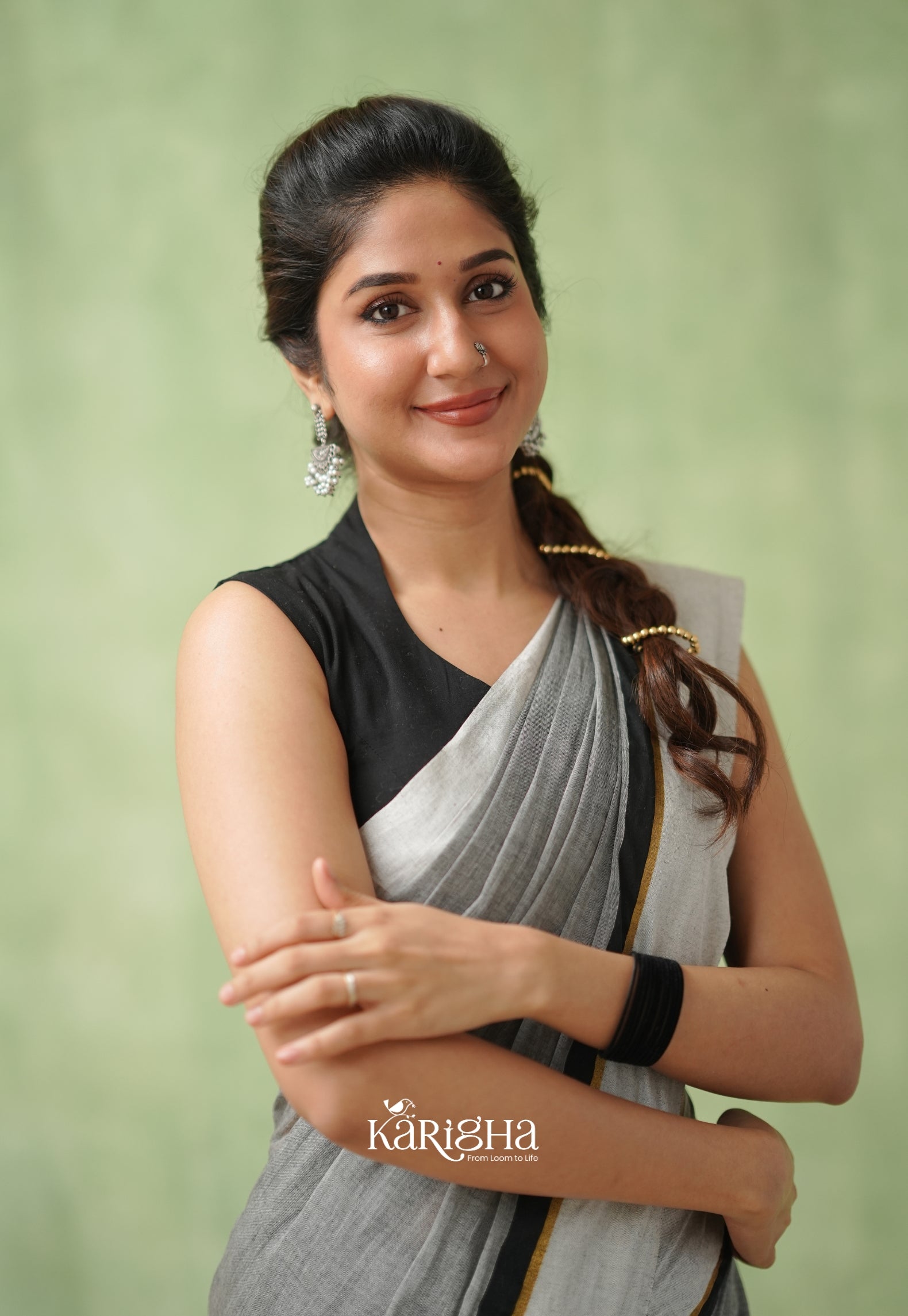 Luminous Charm Mul Cotton Saree – Soft & Elegant Drapes