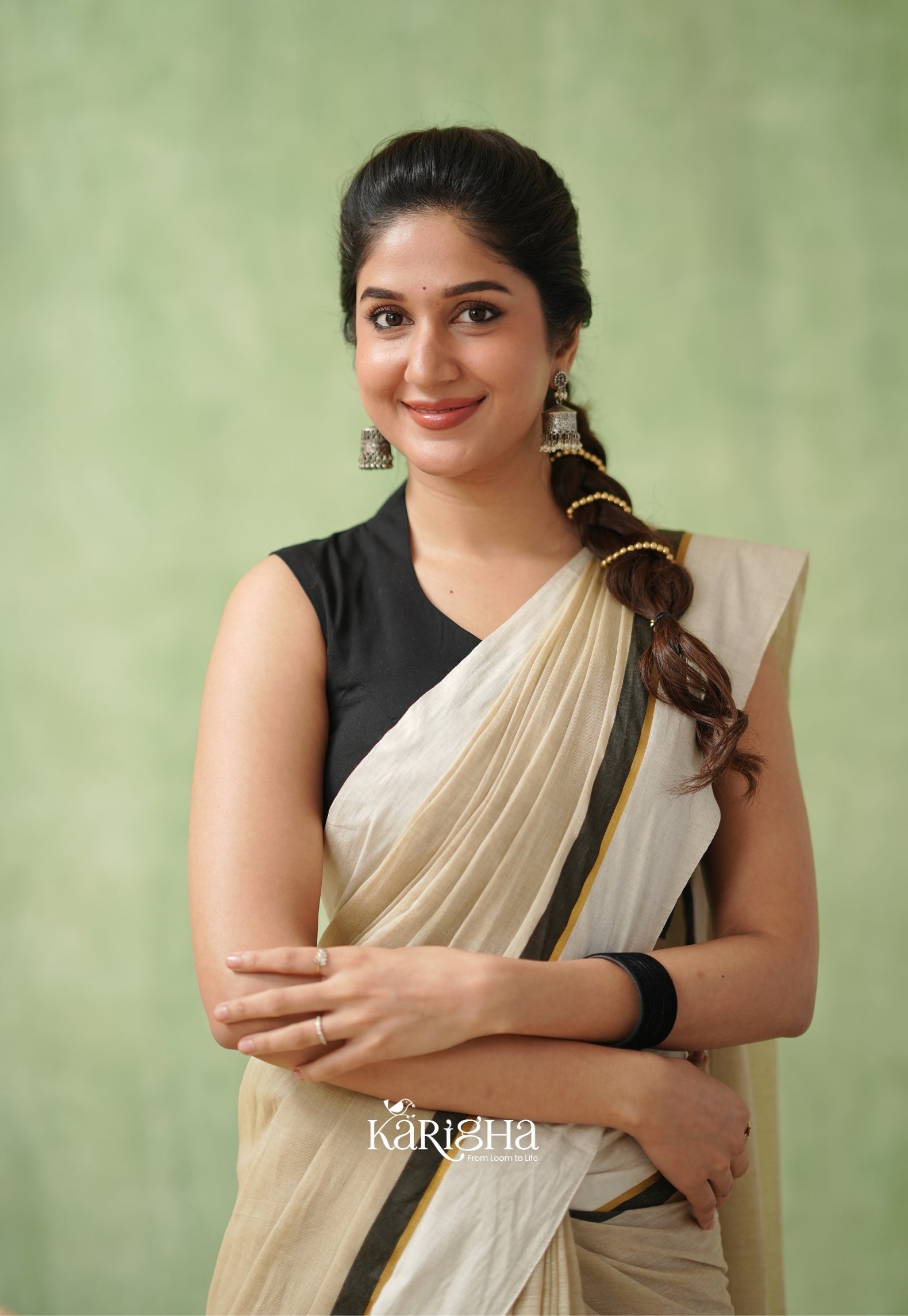 Luminous Charm Mul Cotton Saree – Soft & Elegant Drapes
