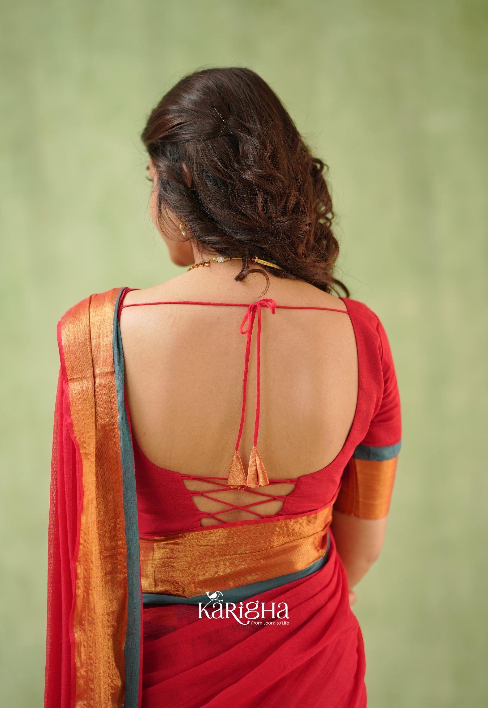 Golden Edge Mul Cotton Saree – Subtle Shine & Luxe Drapes