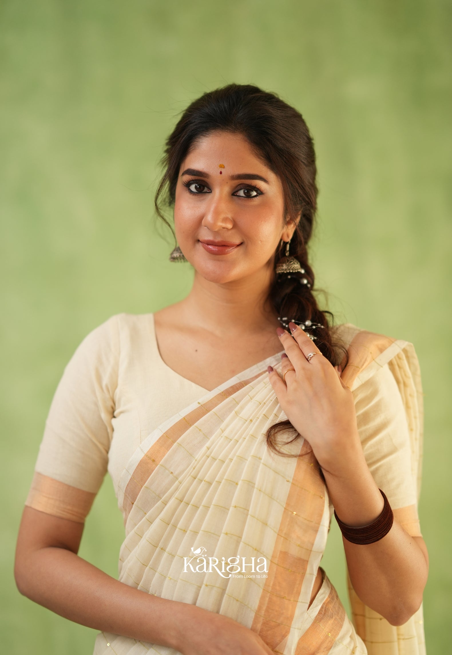 Sitaara Mul Handwoven Sequin Saree – Soft & Elegance