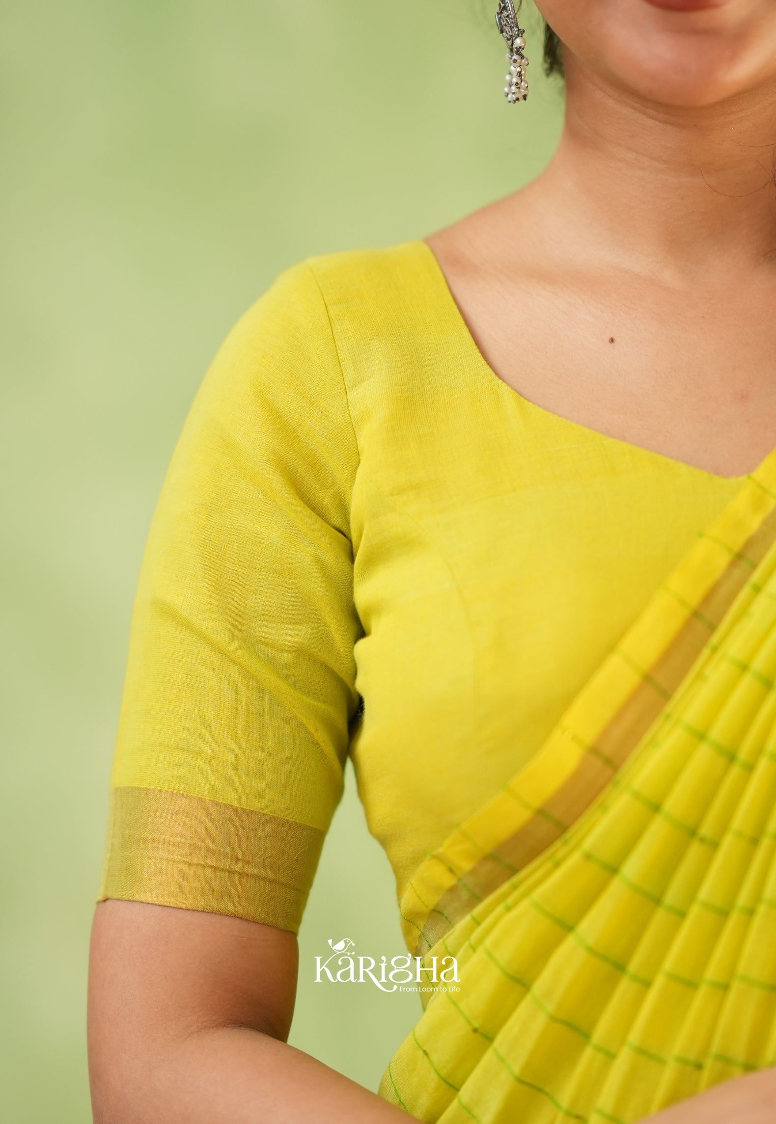 Sitaara Mul Handwoven Sequin Saree – Soft & Elegance