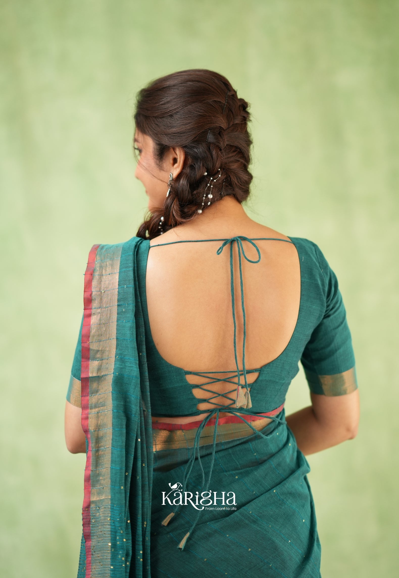 Sitaara Mul Handwoven Sequin Saree – Soft & Elegance