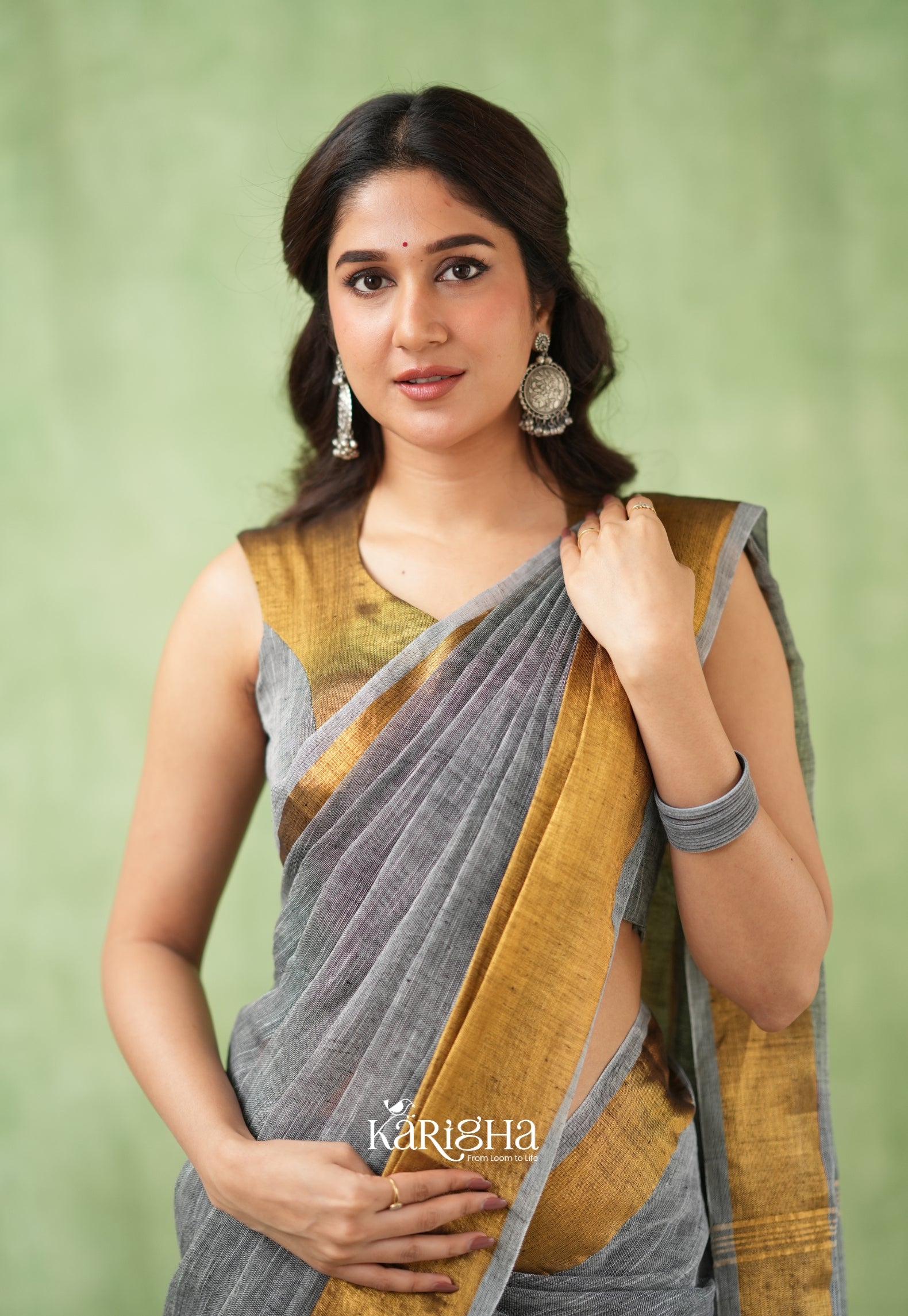 Gilded Linen Grace – Cotton Linen Saree with Radiant Edge