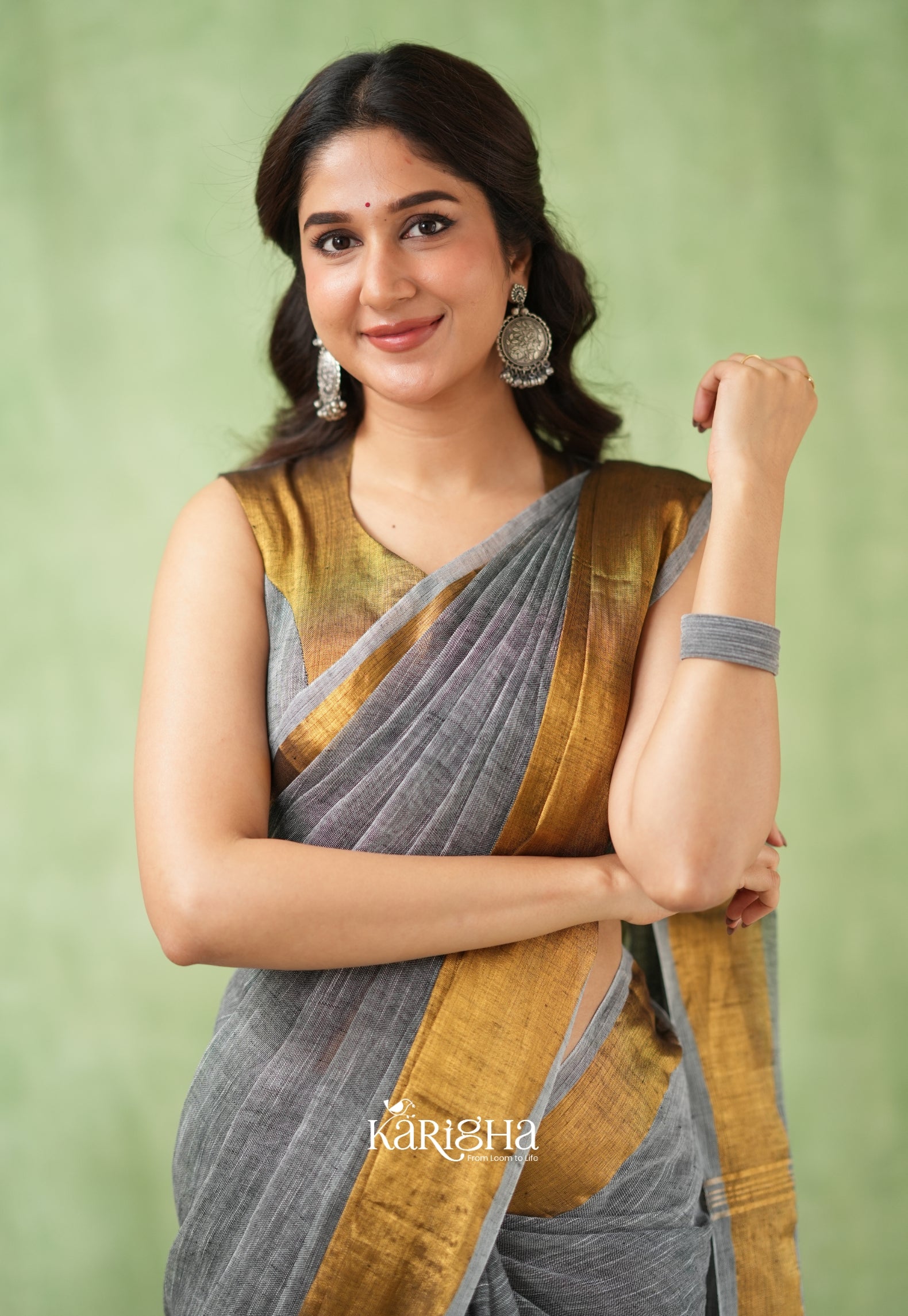 Gilded Linen Grace – Cotton Linen Saree with Radiant Edge