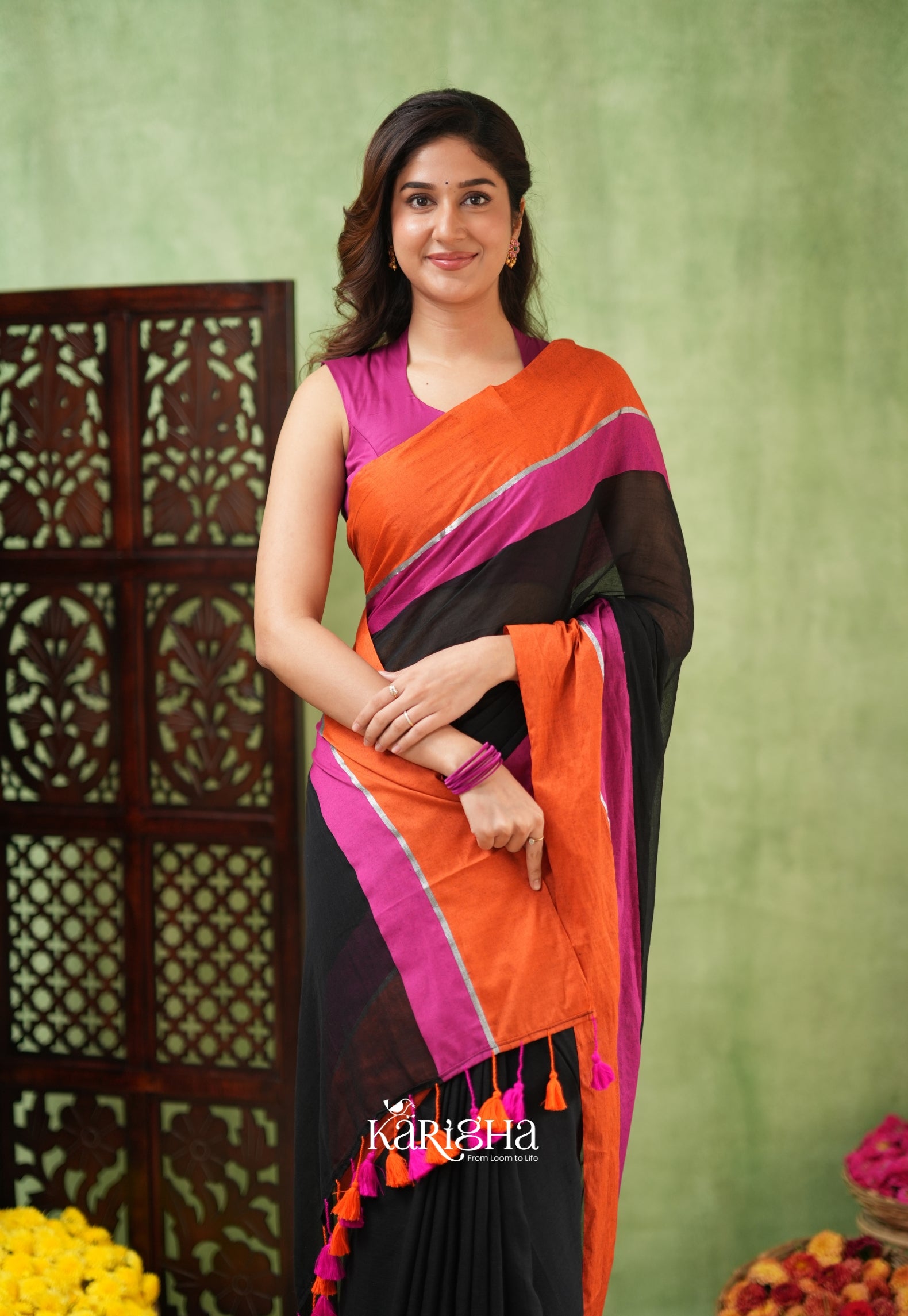 Midnight Ember – Black Mul Cotton Saree with Sunset Tassels