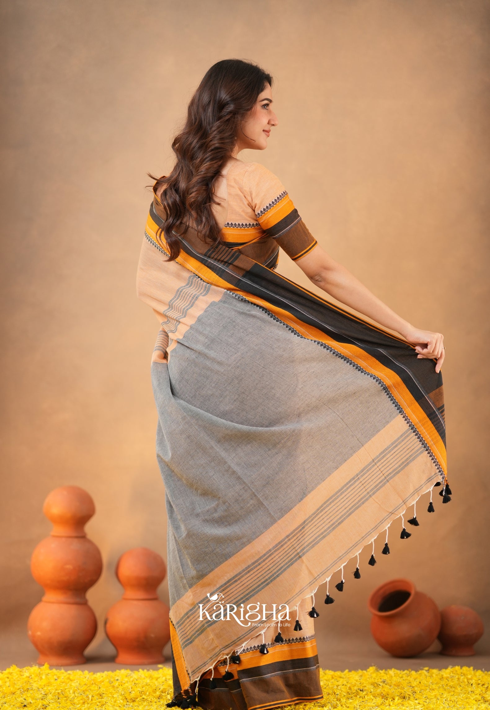 Calcutta Craft – Artisanal Cotton Saree with Timeless Weave