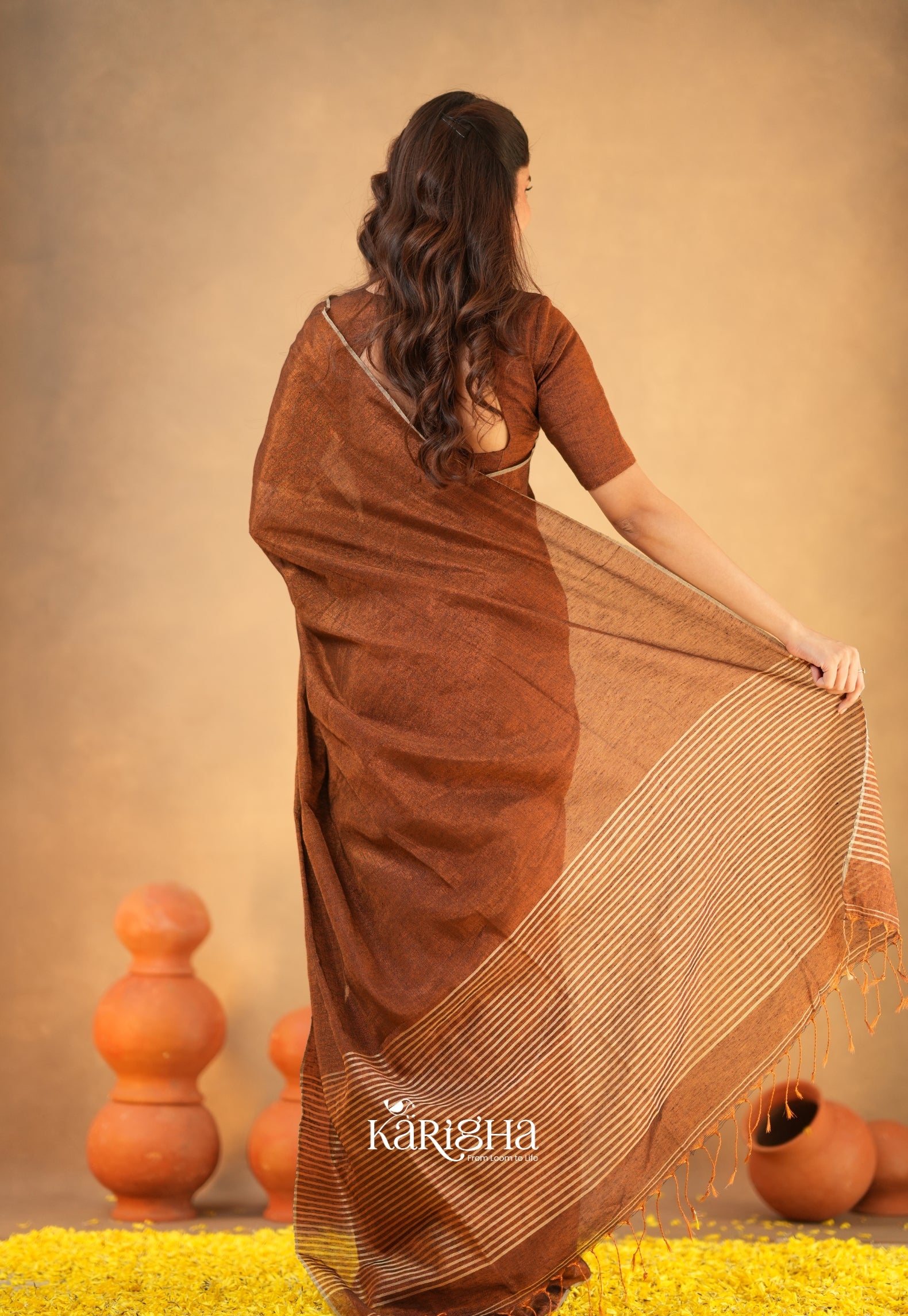 Linen Radiance – Featherlight Saree with Subtle Shine