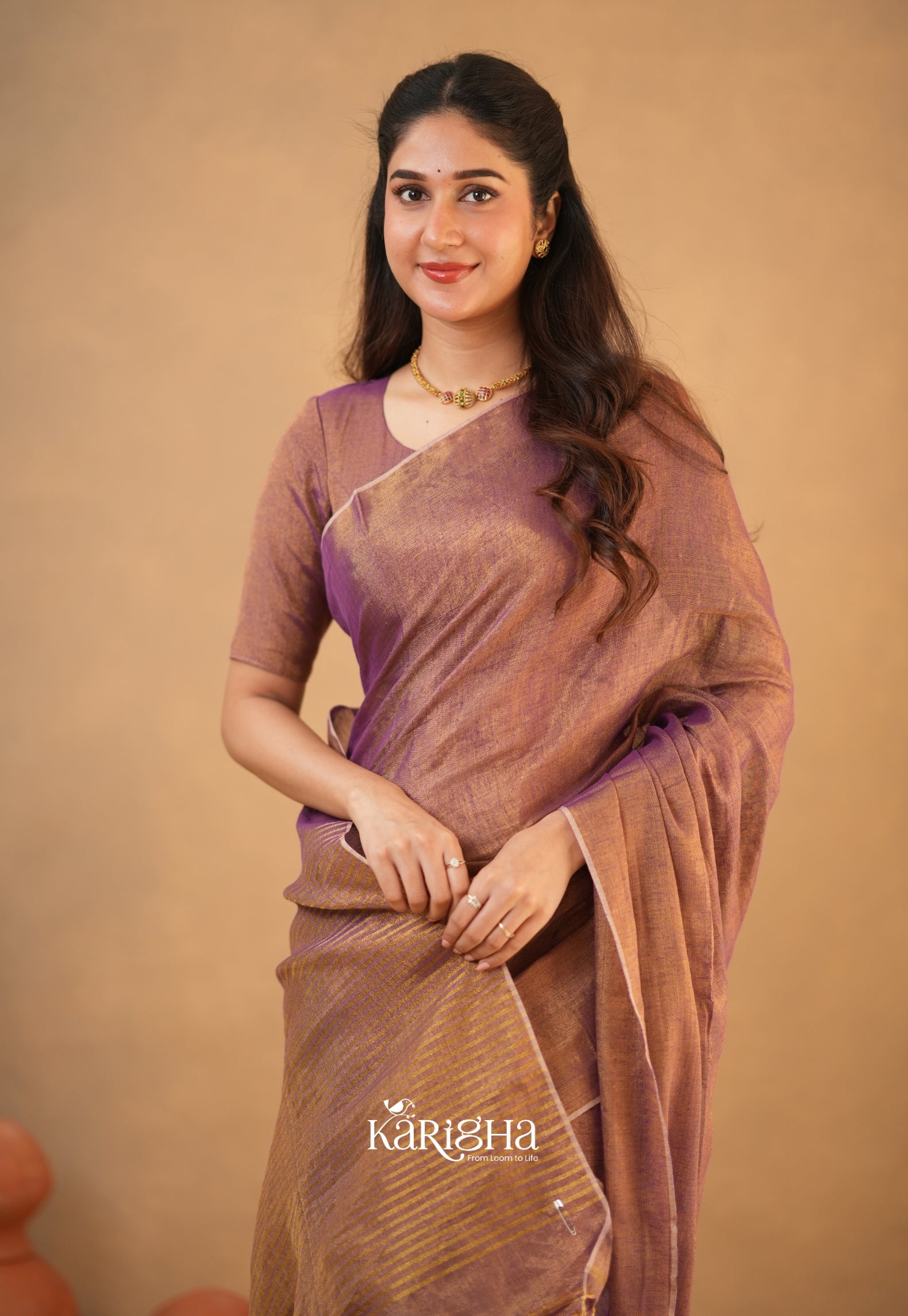 Linen Radiance – Featherlight Saree with Subtle Shine