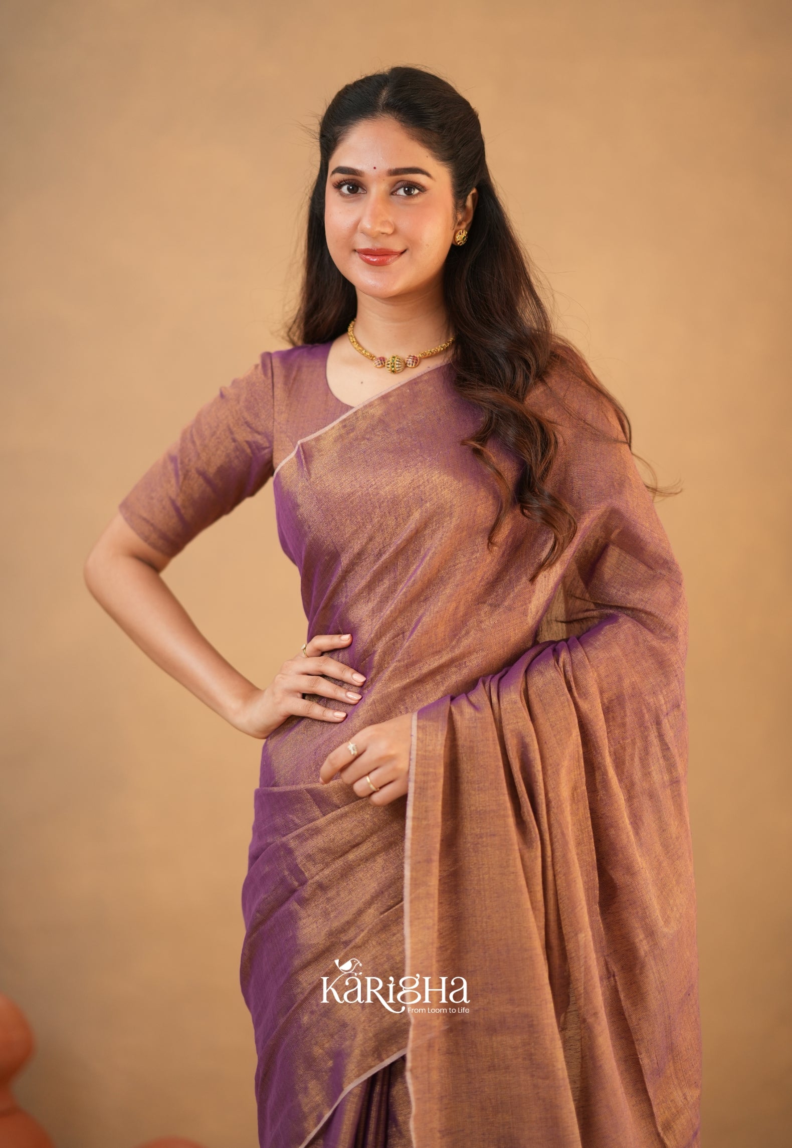 Linen Radiance – Featherlight Saree with Subtle Shine
