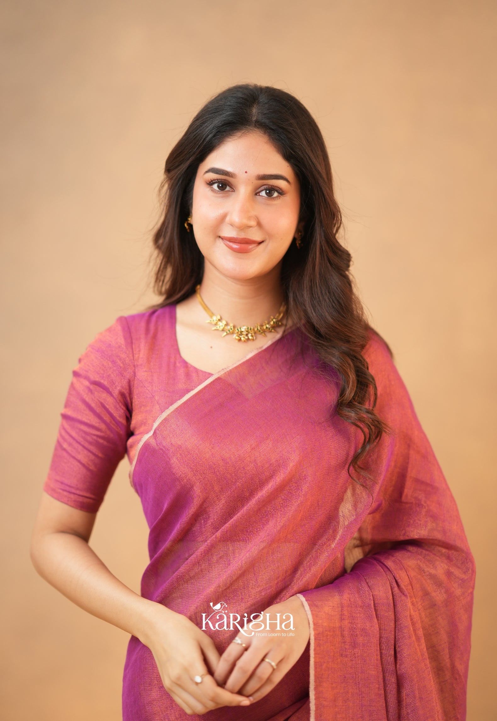 Linen Radiance – Featherlight Saree with Subtle Shine