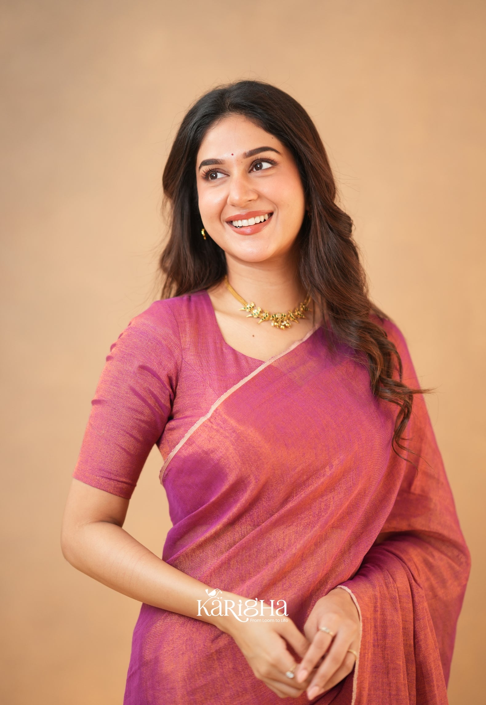 Linen Radiance – Featherlight Saree with Subtle Shine