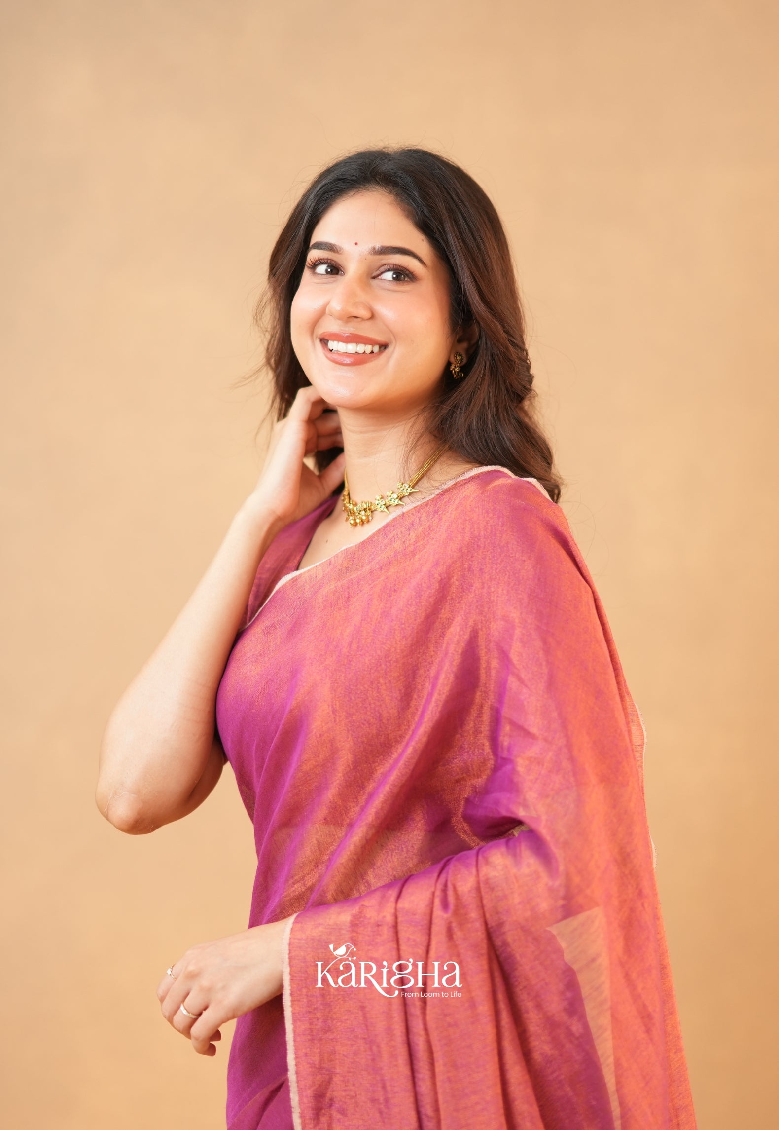 Linen Radiance – Featherlight Saree with Subtle Shine