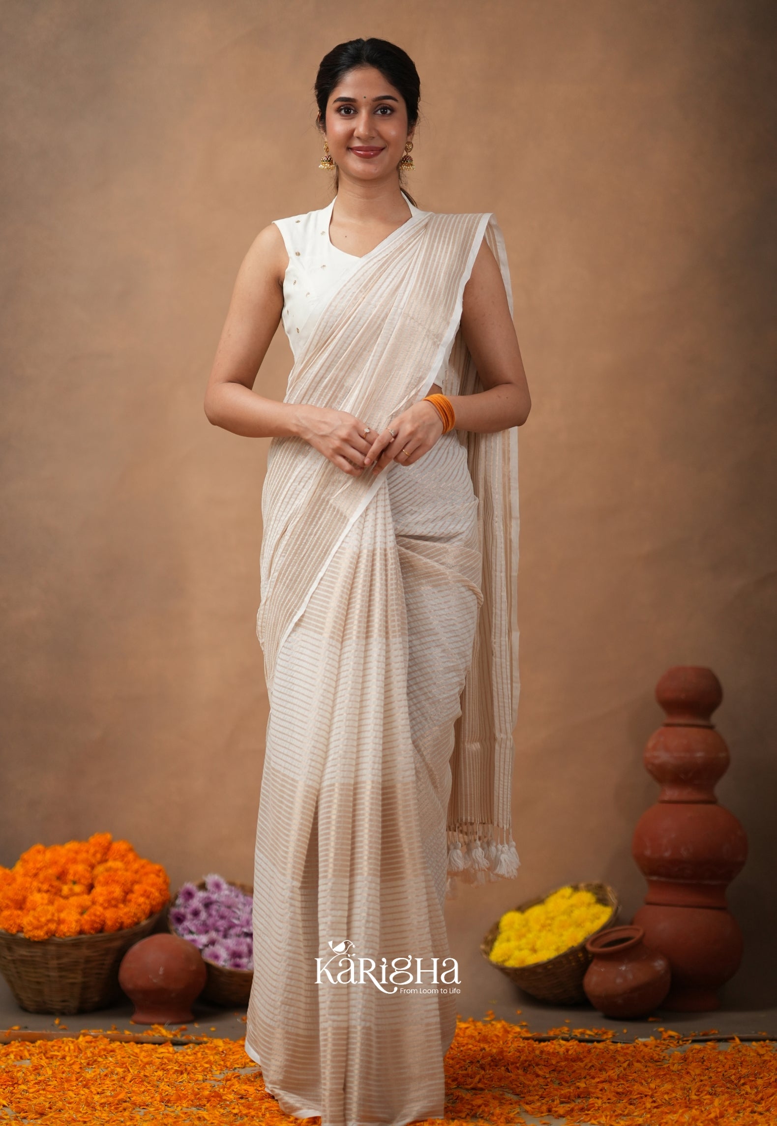 Featherloom Grace – Soft Mul Cotton Saree with Delicate Texture