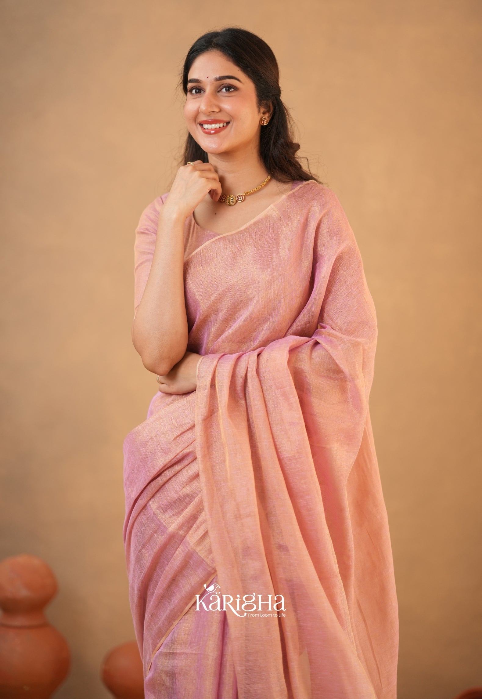 Linen Radiance – Featherlight Saree with Subtle Shine