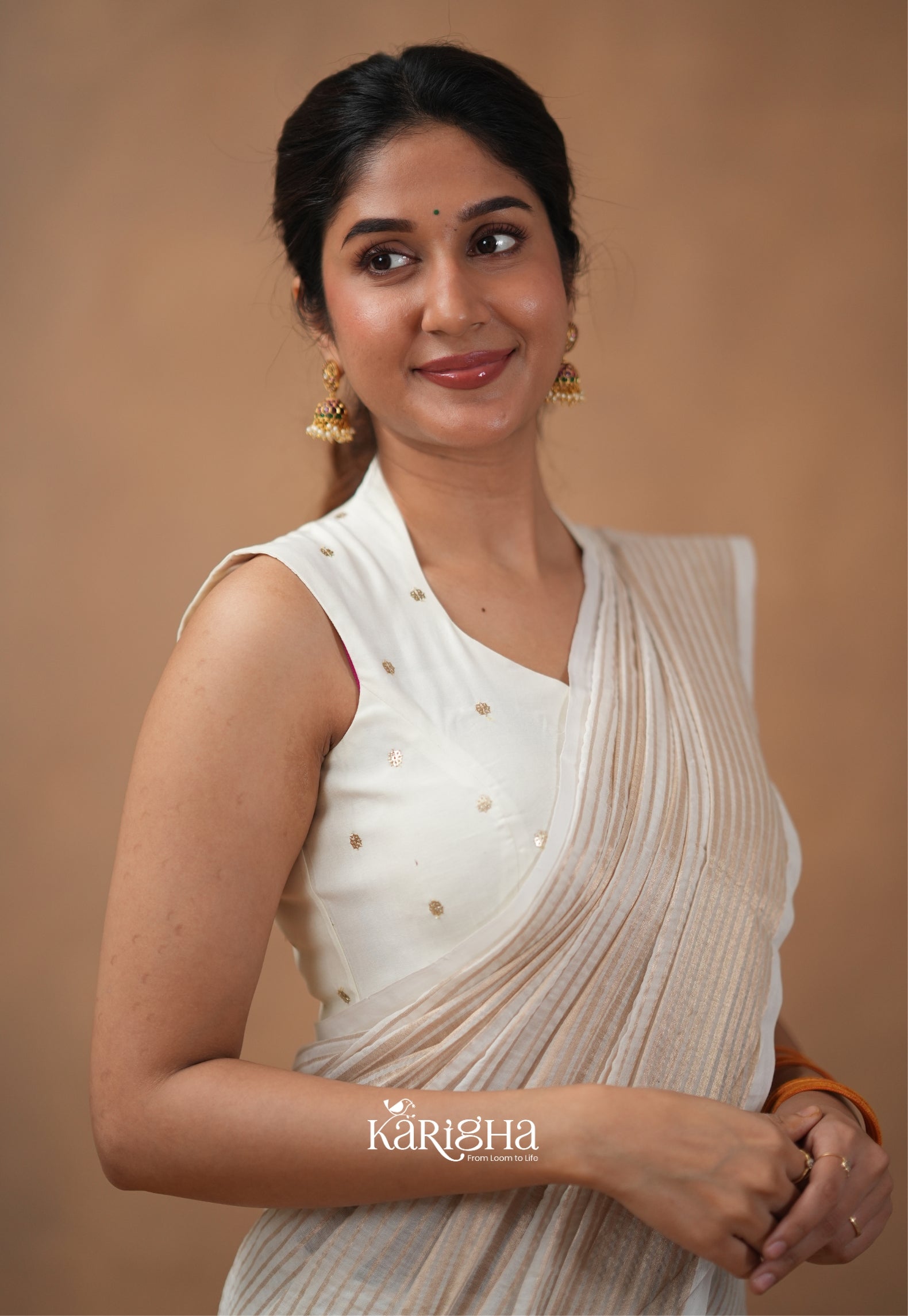 Featherloom Grace – Soft Mul Cotton Saree with Delicate Texture