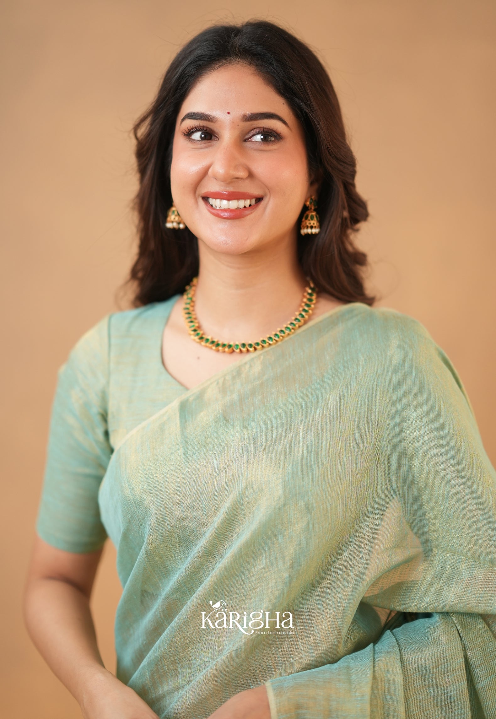 Linen Radiance – Featherlight Saree with Subtle Shine