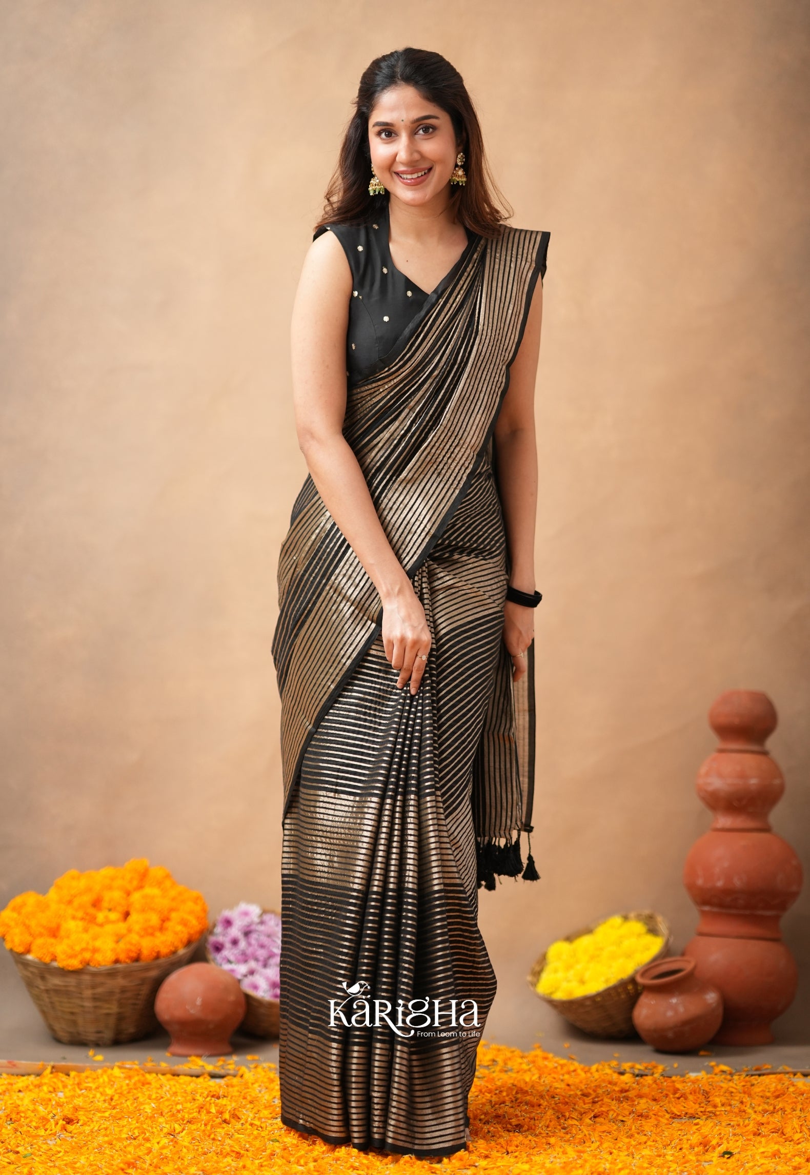 Featherloom Grace – Soft Mul Cotton Saree with Delicate Texture