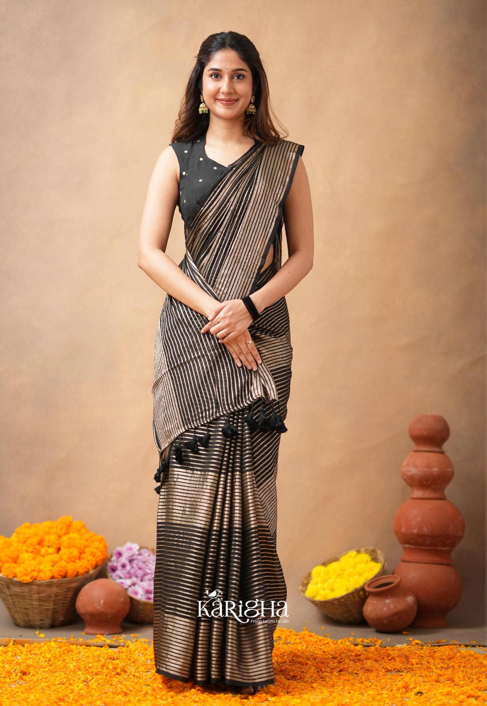 Featherloom Grace – Soft Mul Cotton Saree with Delicate Texture