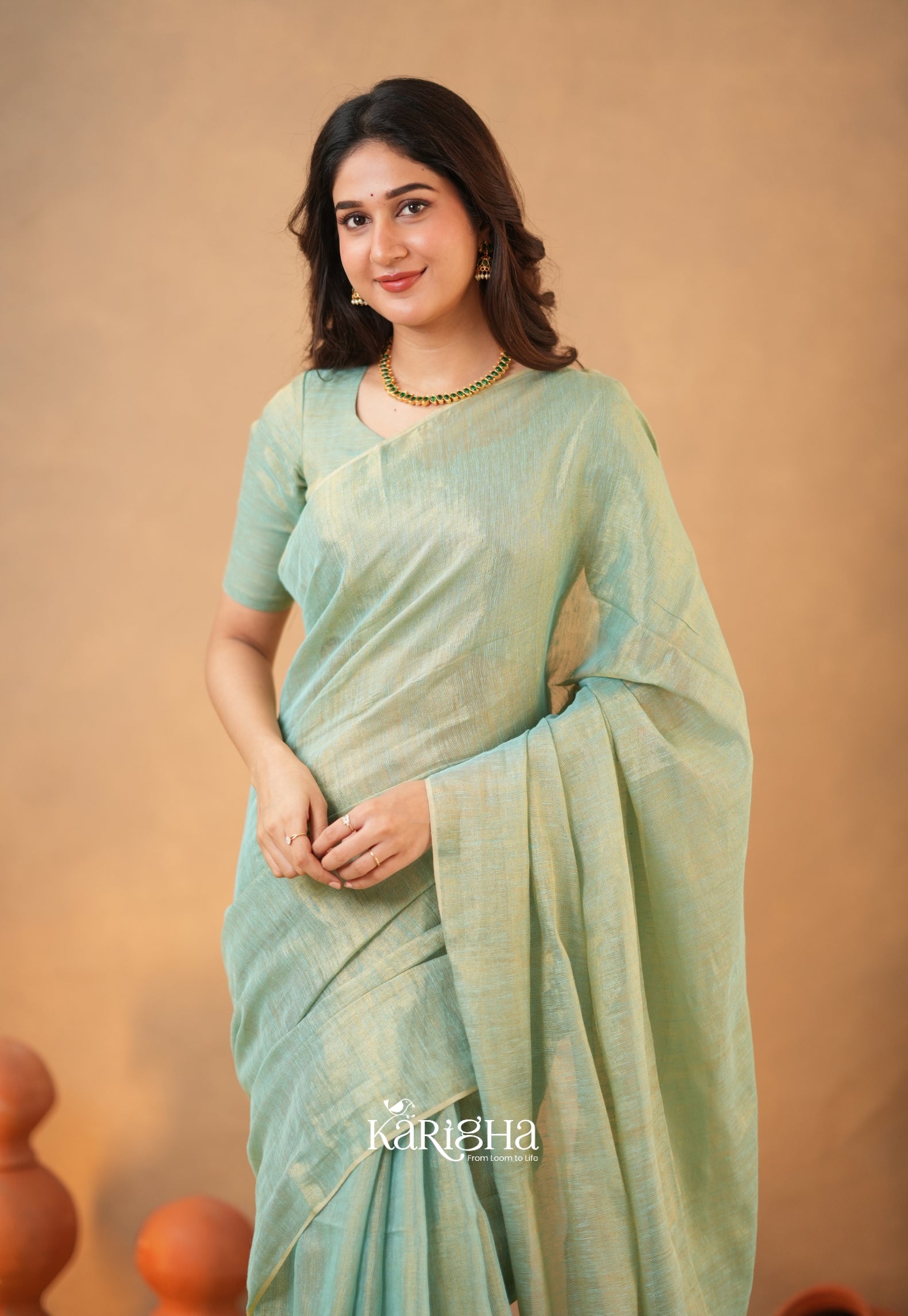 Linen Radiance – Featherlight Saree with Subtle Shine