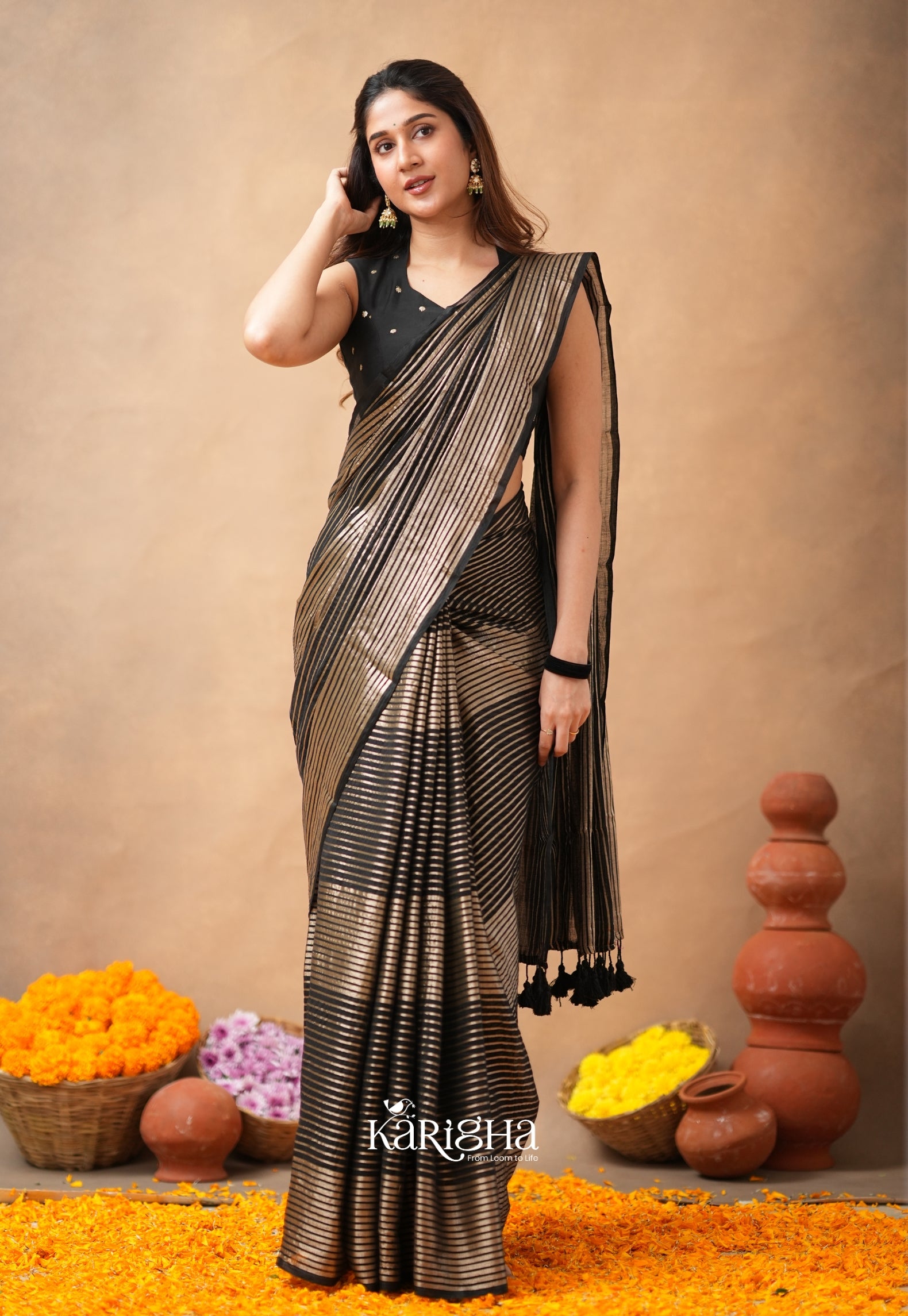 Featherloom Grace – Soft Mul Cotton Saree with Delicate Texture