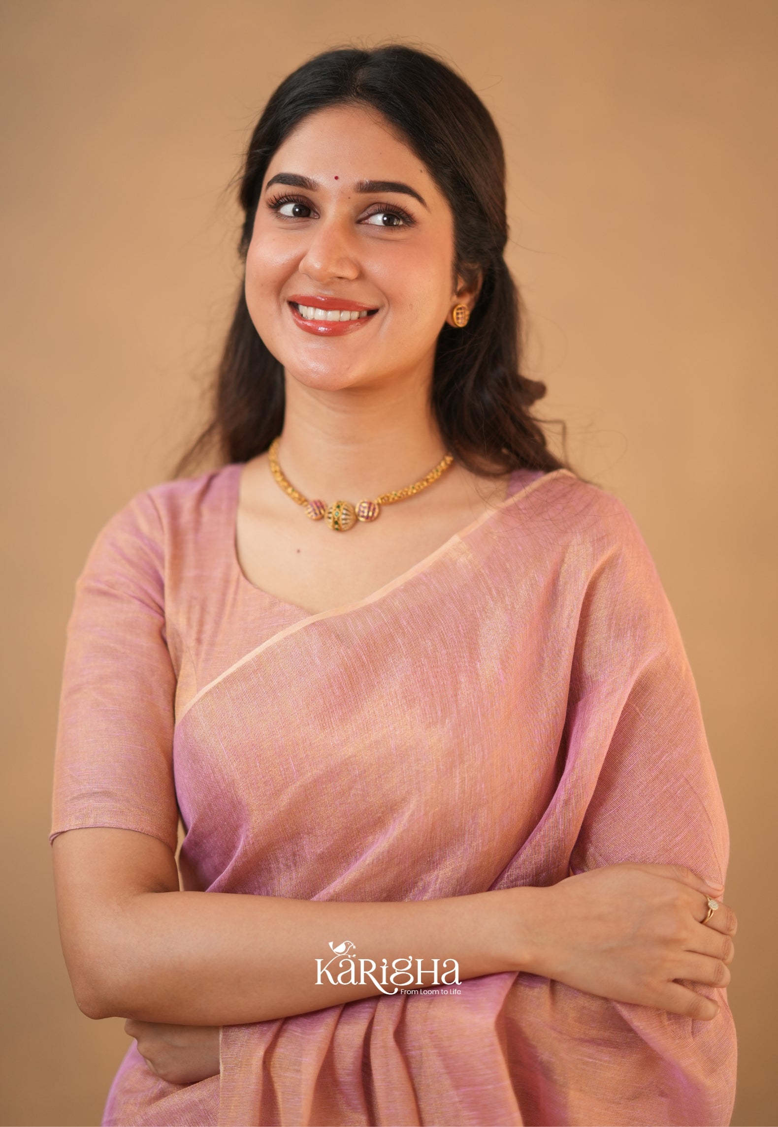 Linen Radiance – Featherlight Saree with Subtle Shine