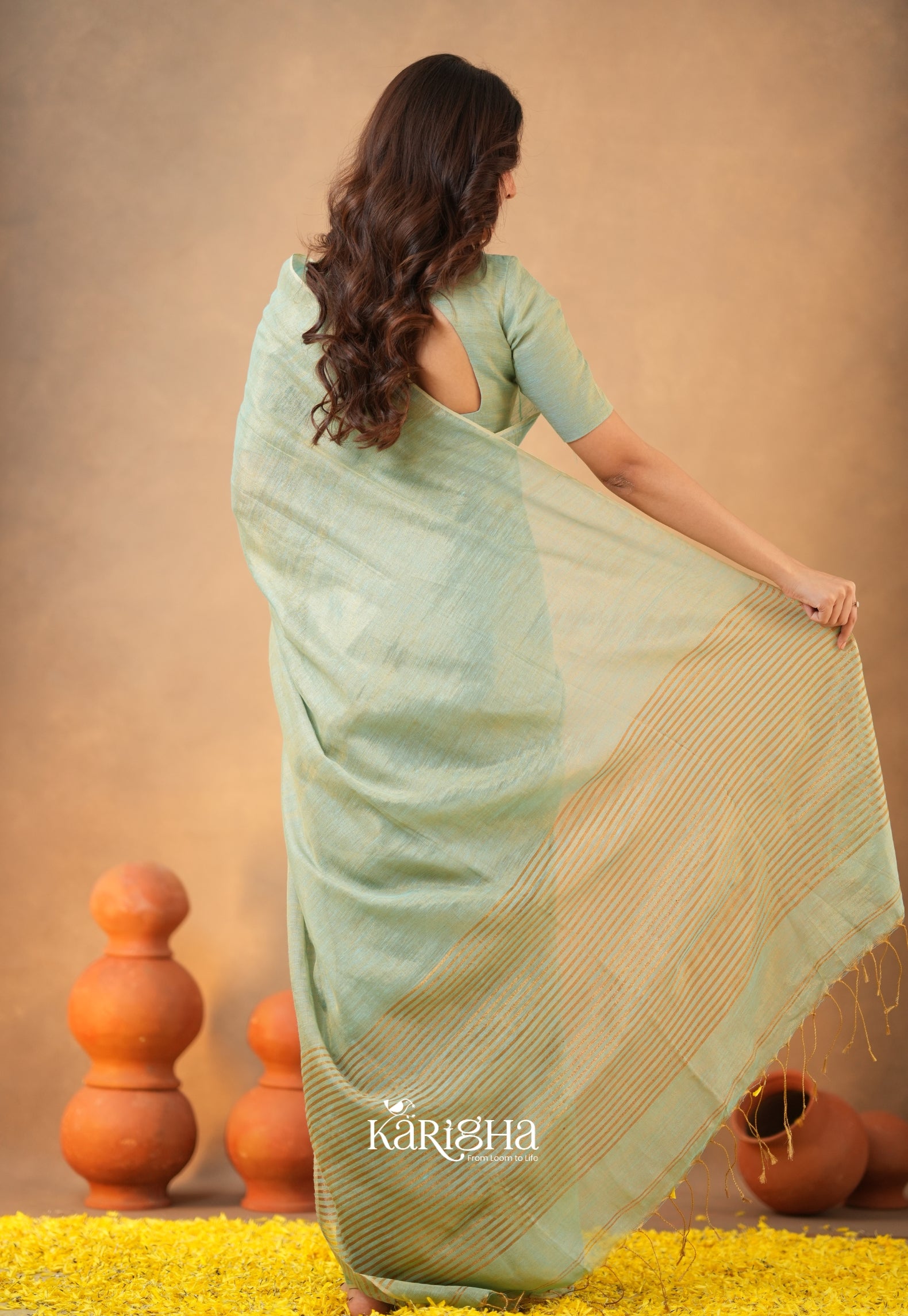 Linen Radiance – Featherlight Saree with Subtle Shine