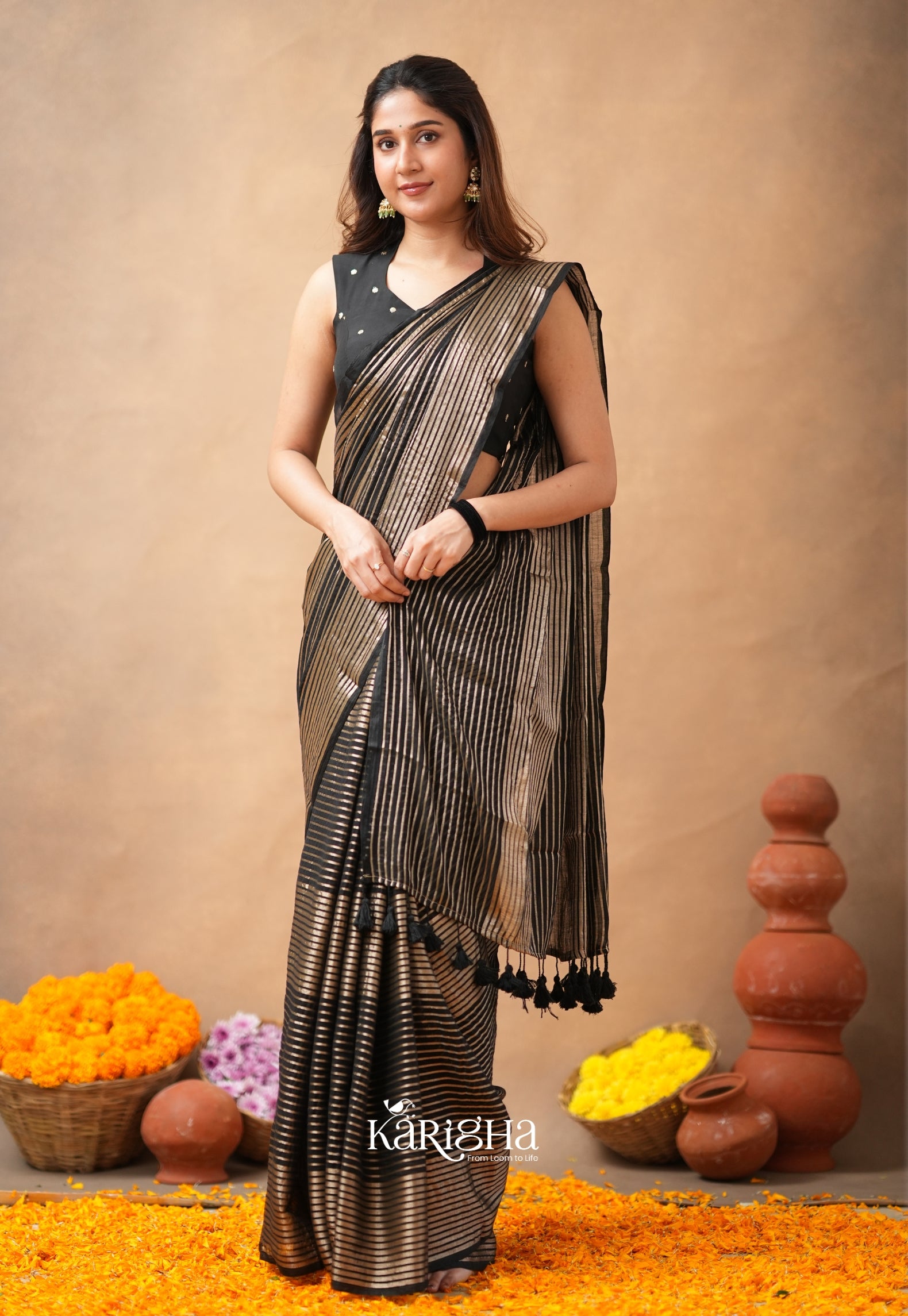 Featherloom Grace – Soft Mul Cotton Saree with Delicate Texture