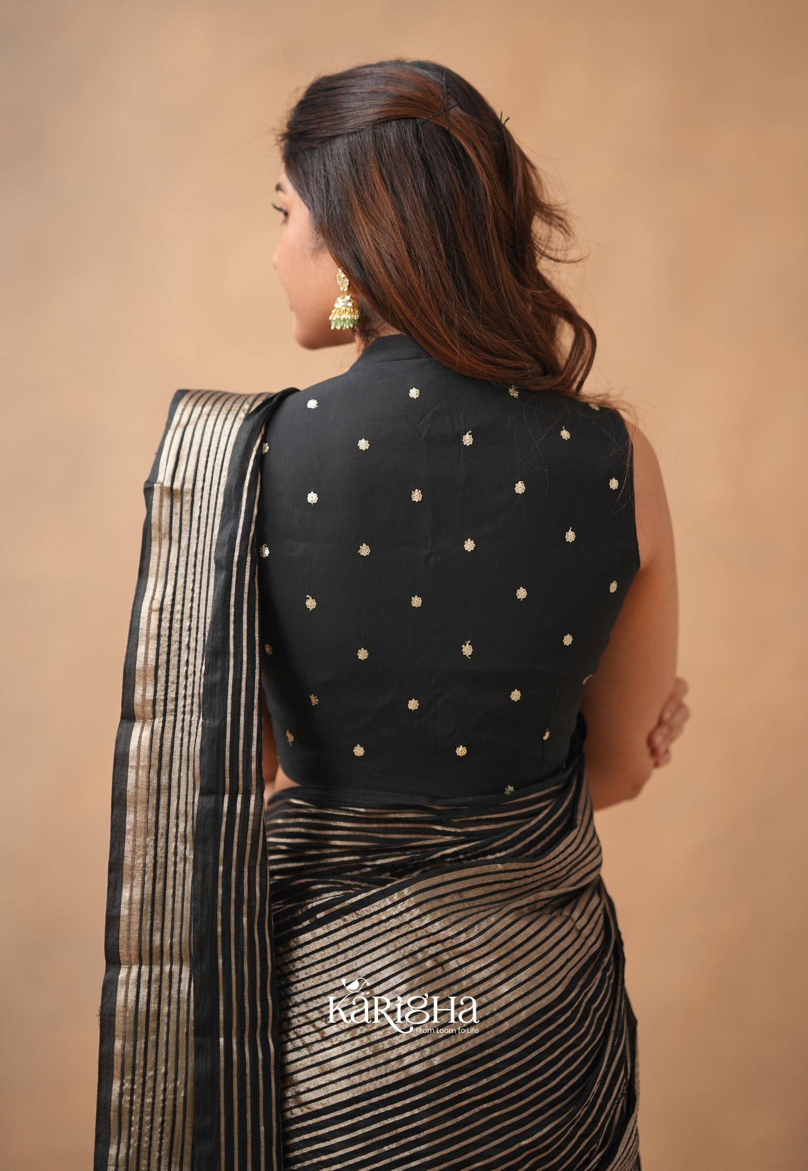 Featherloom Grace – Soft Mul Cotton Saree with Delicate Texture