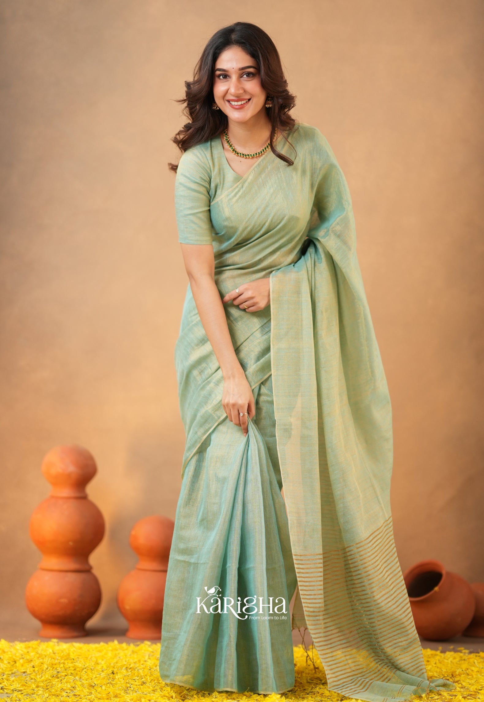 Linen Radiance – Featherlight Saree with Subtle Shine