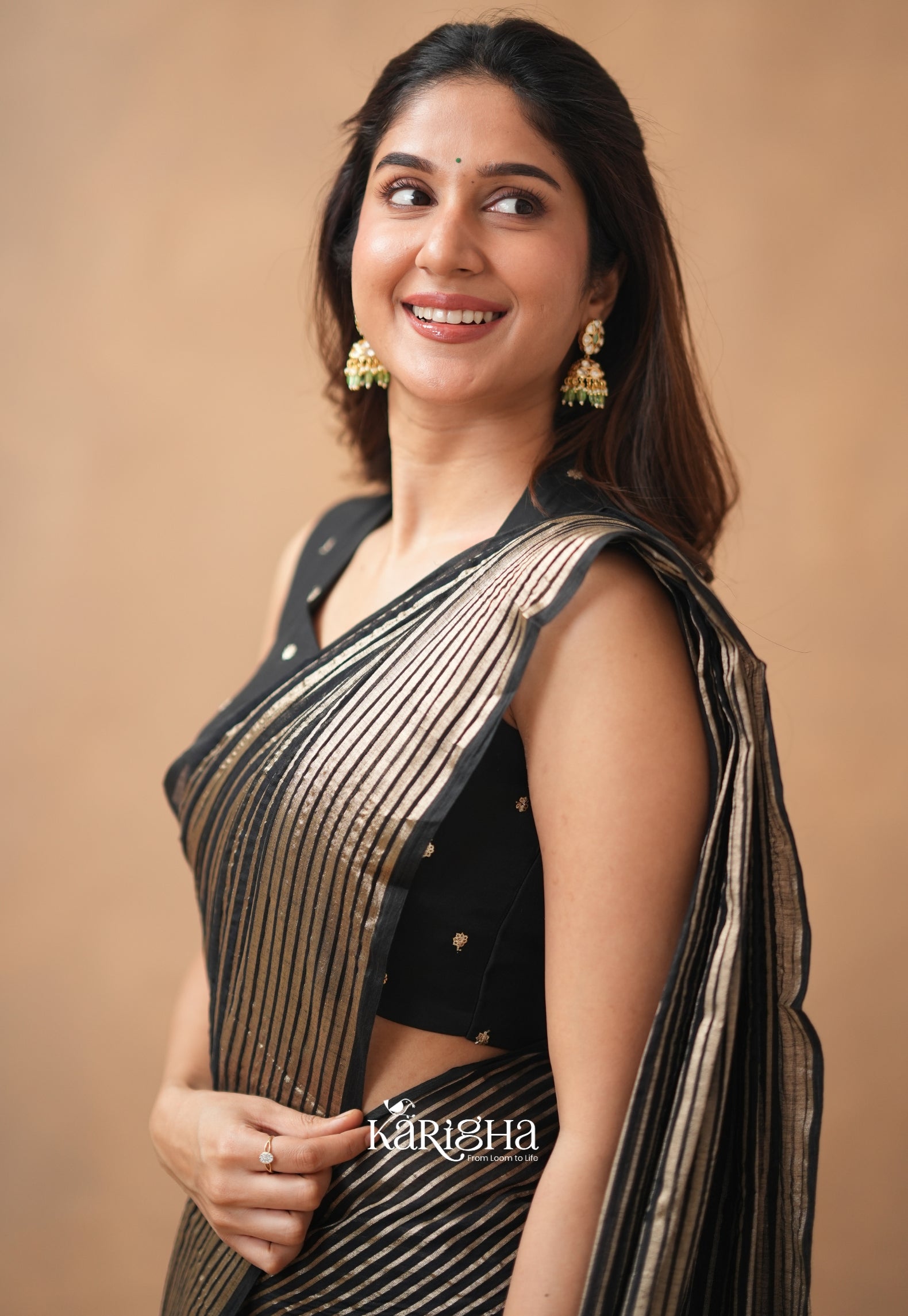 Featherloom Grace – Soft Mul Cotton Saree with Delicate Texture